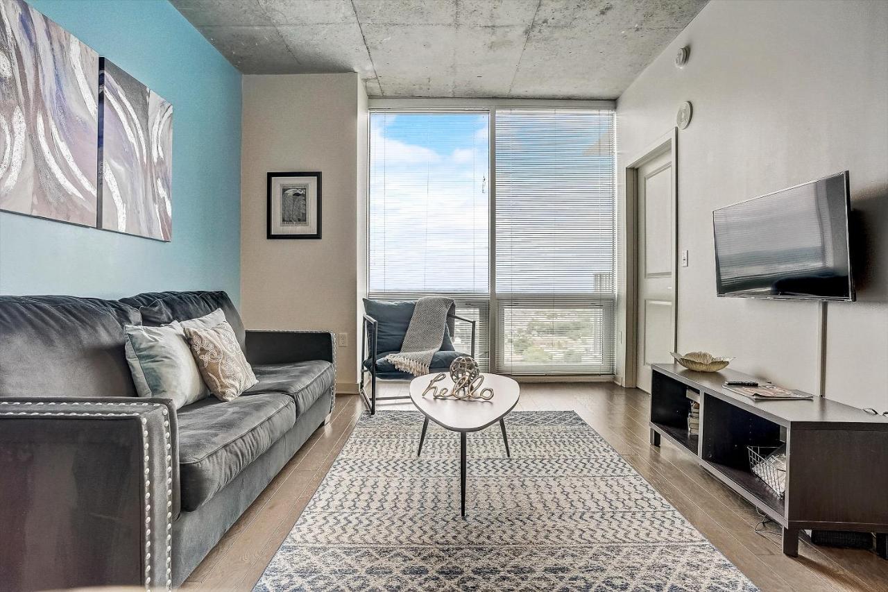 Frontdesk Skyhouse Apts Uptown * Charlotte
