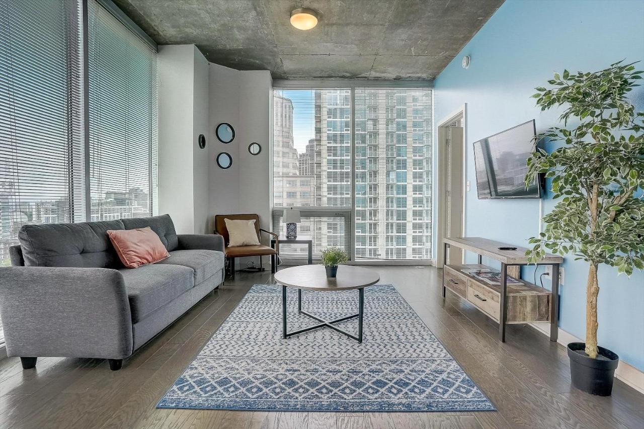 Frontdesk Skyhouse Apts Uptown * Charlotte