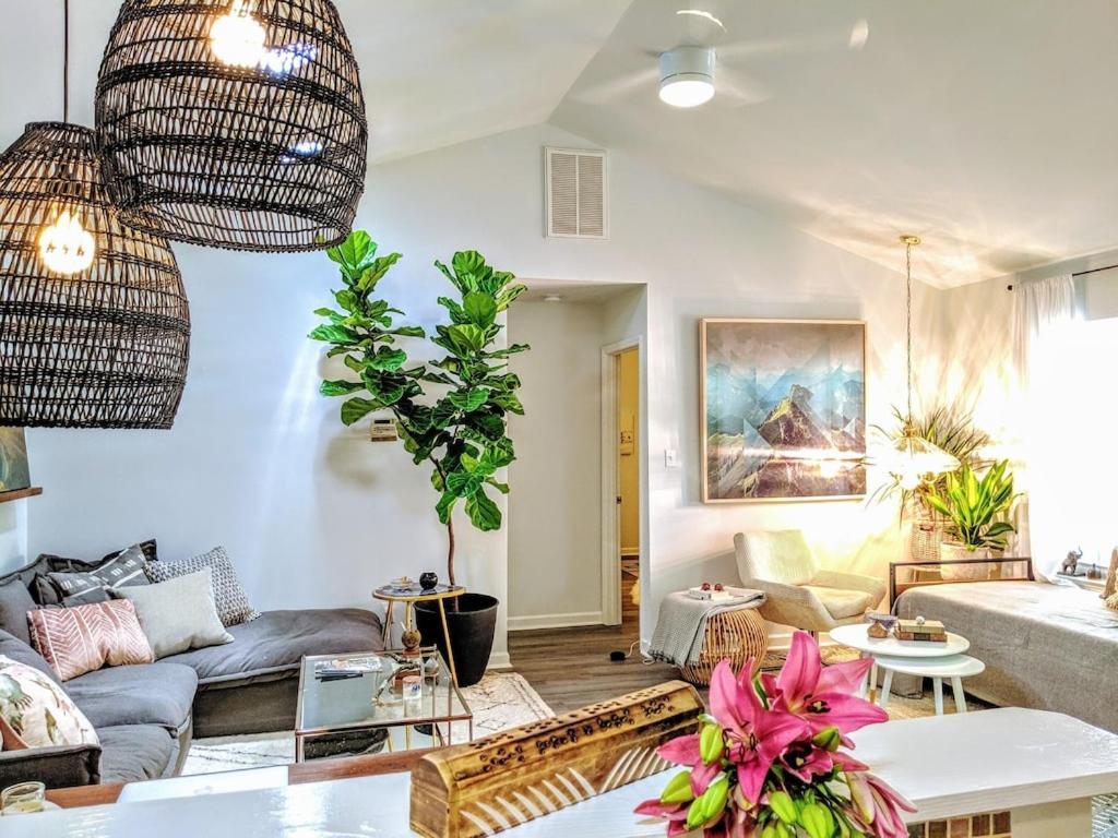 Holiday home Rare Downtown Matthews Walk 2 Shops Restauraunts Hike Clt 2 Bedroom Not 3br