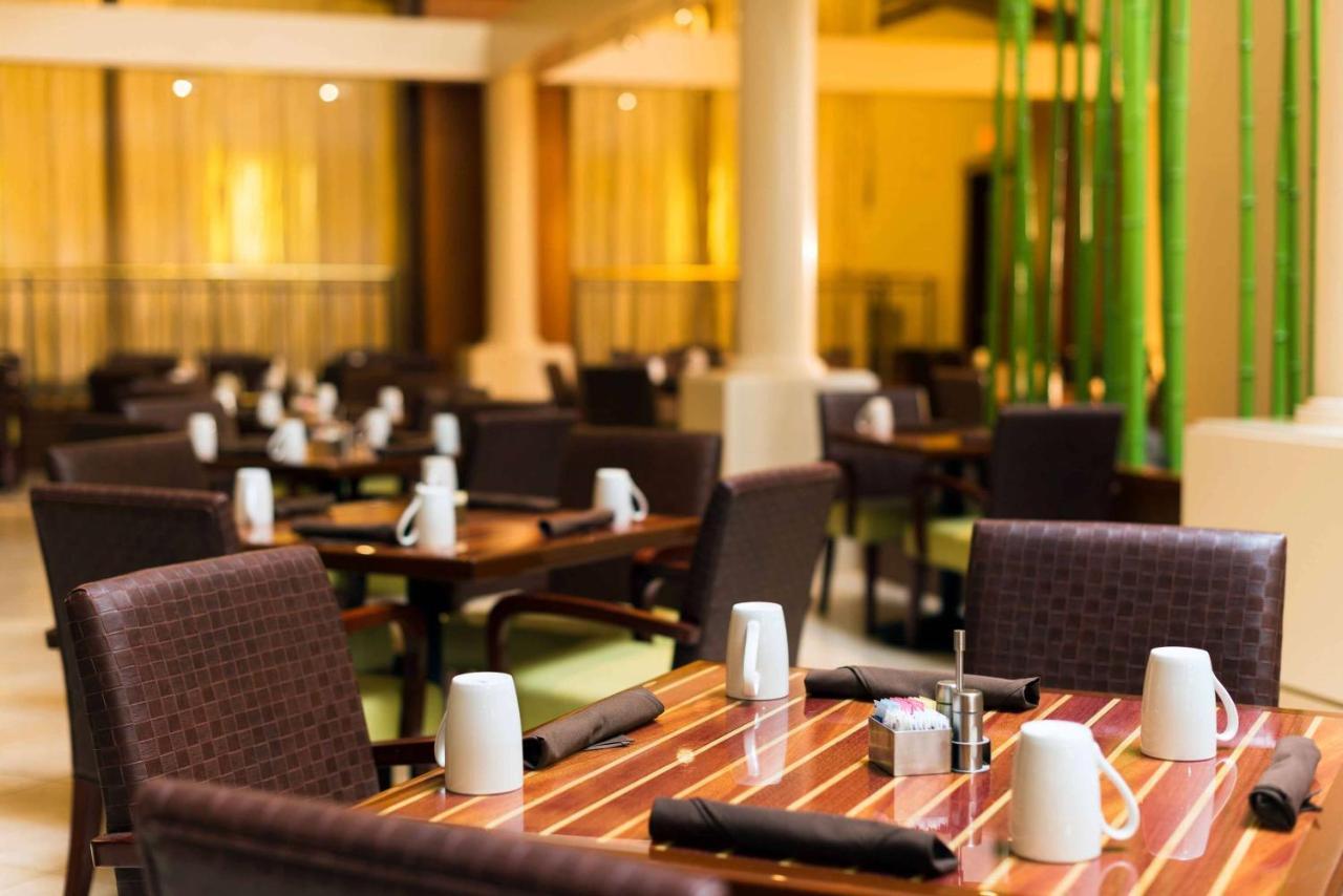 Hotel Hilton Uptown