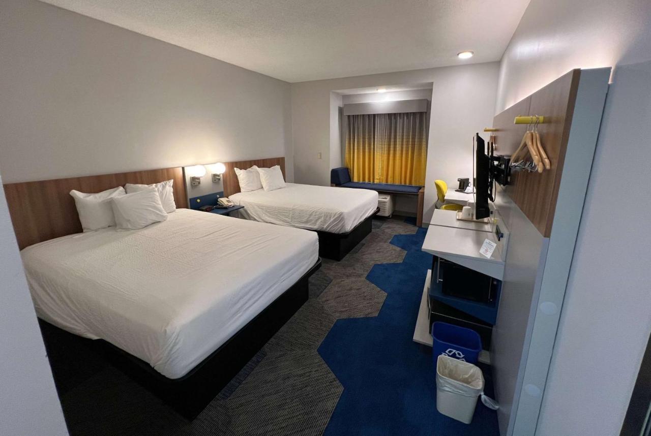 Hotel Microtel & By Wyndham Charlotte/northlake 2*