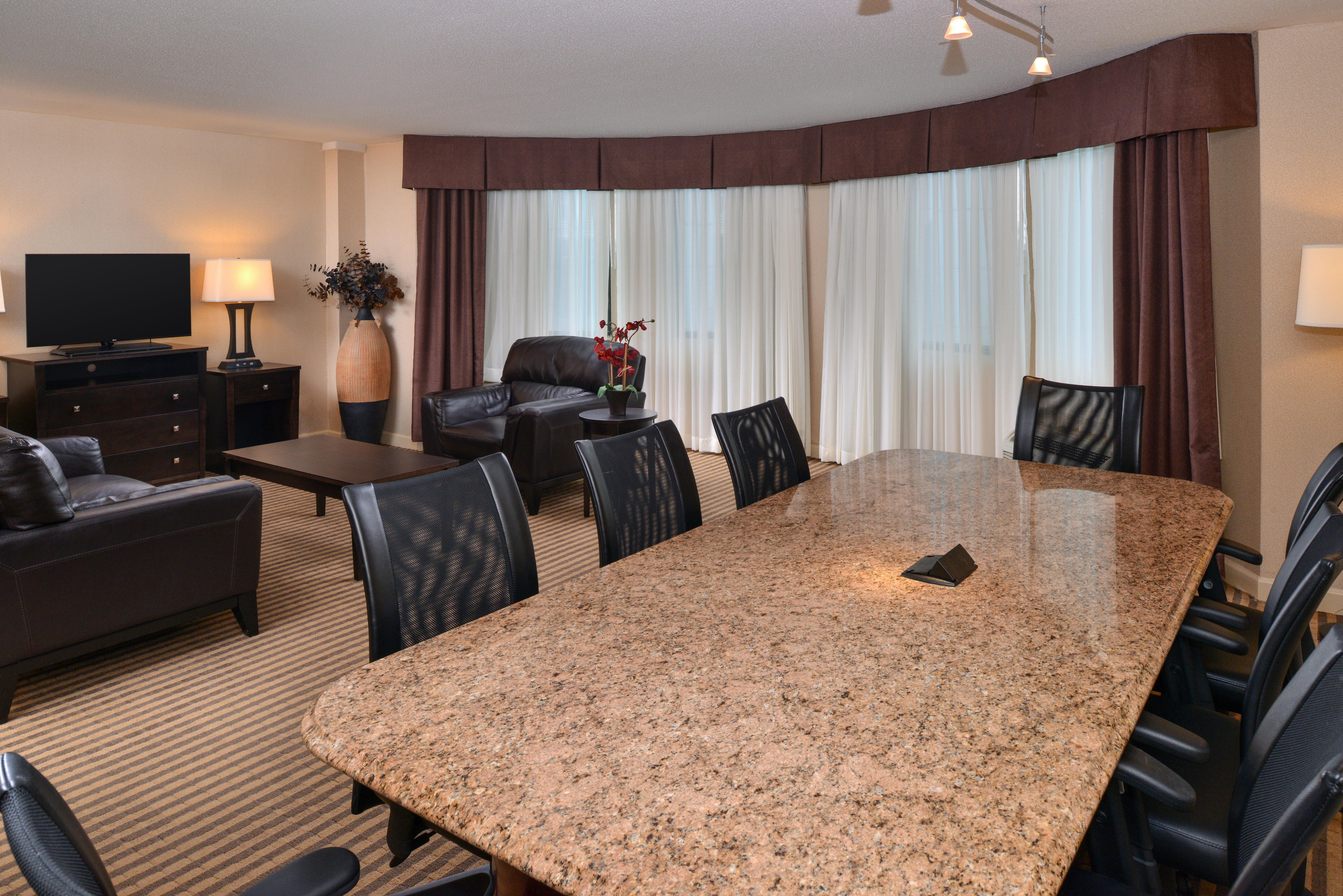 Doubletree By Hilton Center Hotel 4*
