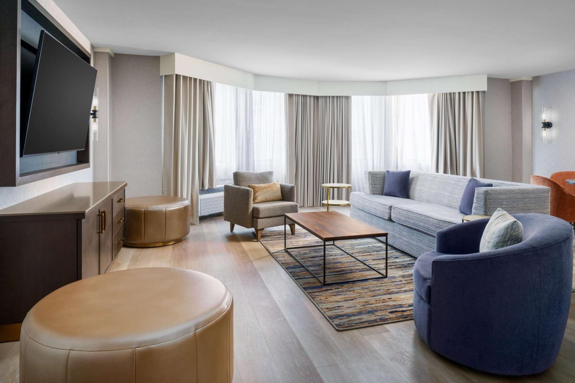 Doubletree By Hilton Center Hotel