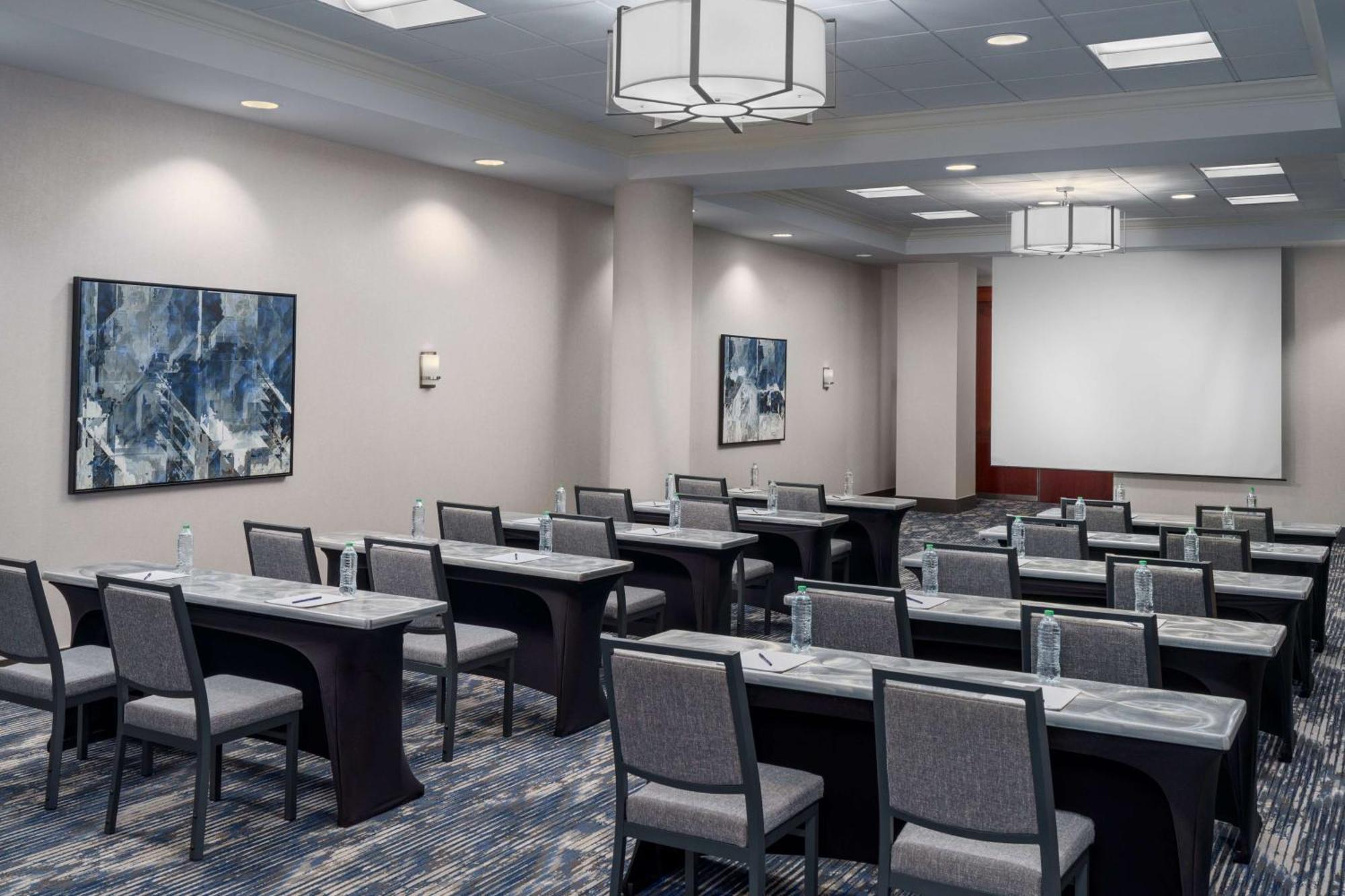 Hotel Doubletree By Hilton Center 4*