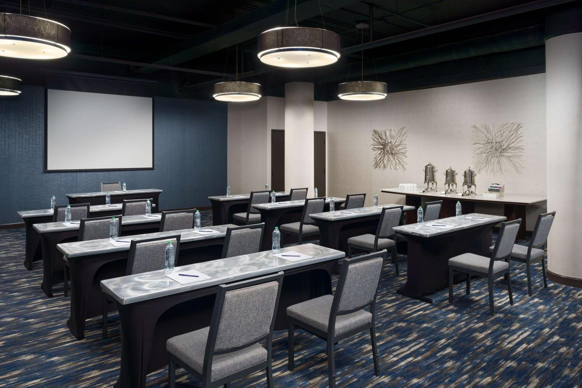 Doubletree By Hilton Center 4*