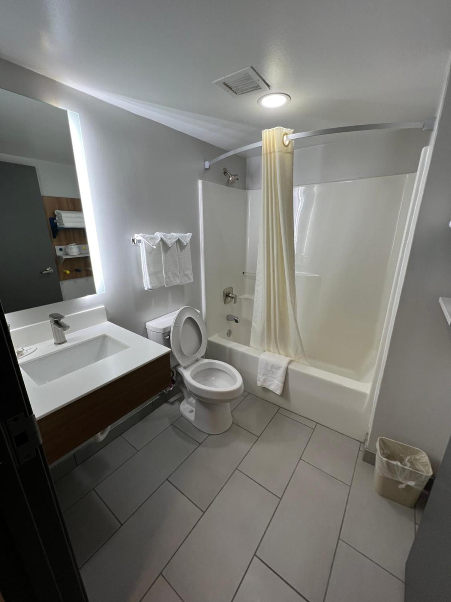 Hotel Microtel & By Wyndham Charlotte/northlake Charlotte