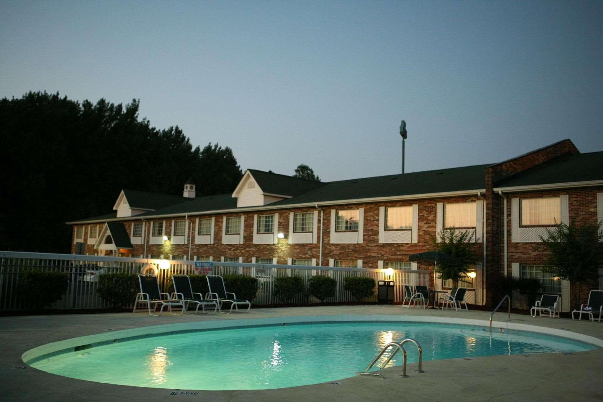Country & By Radisson, I-85 Airport, Nc Hotel