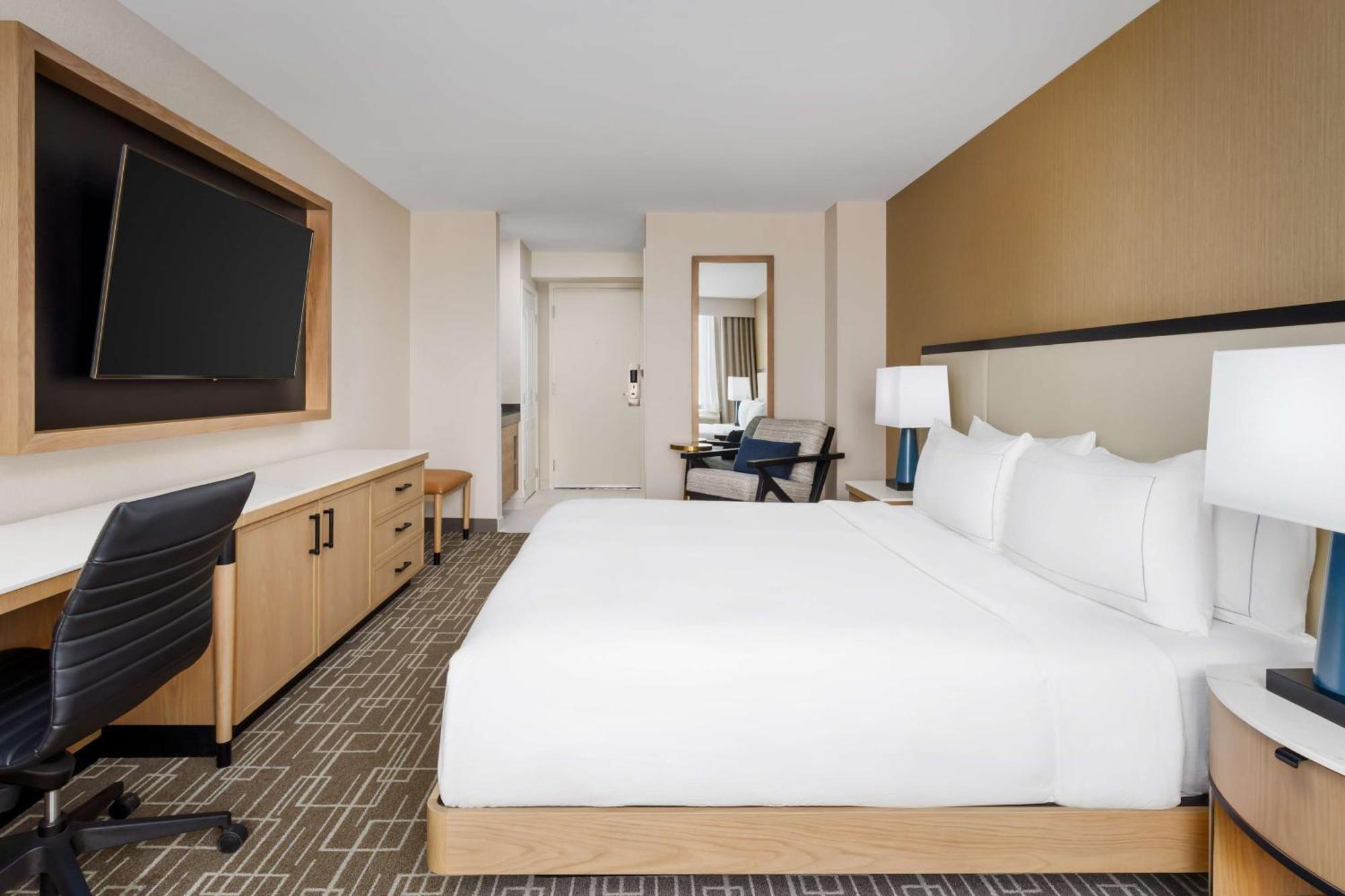 Doubletree By Hilton Center 4*