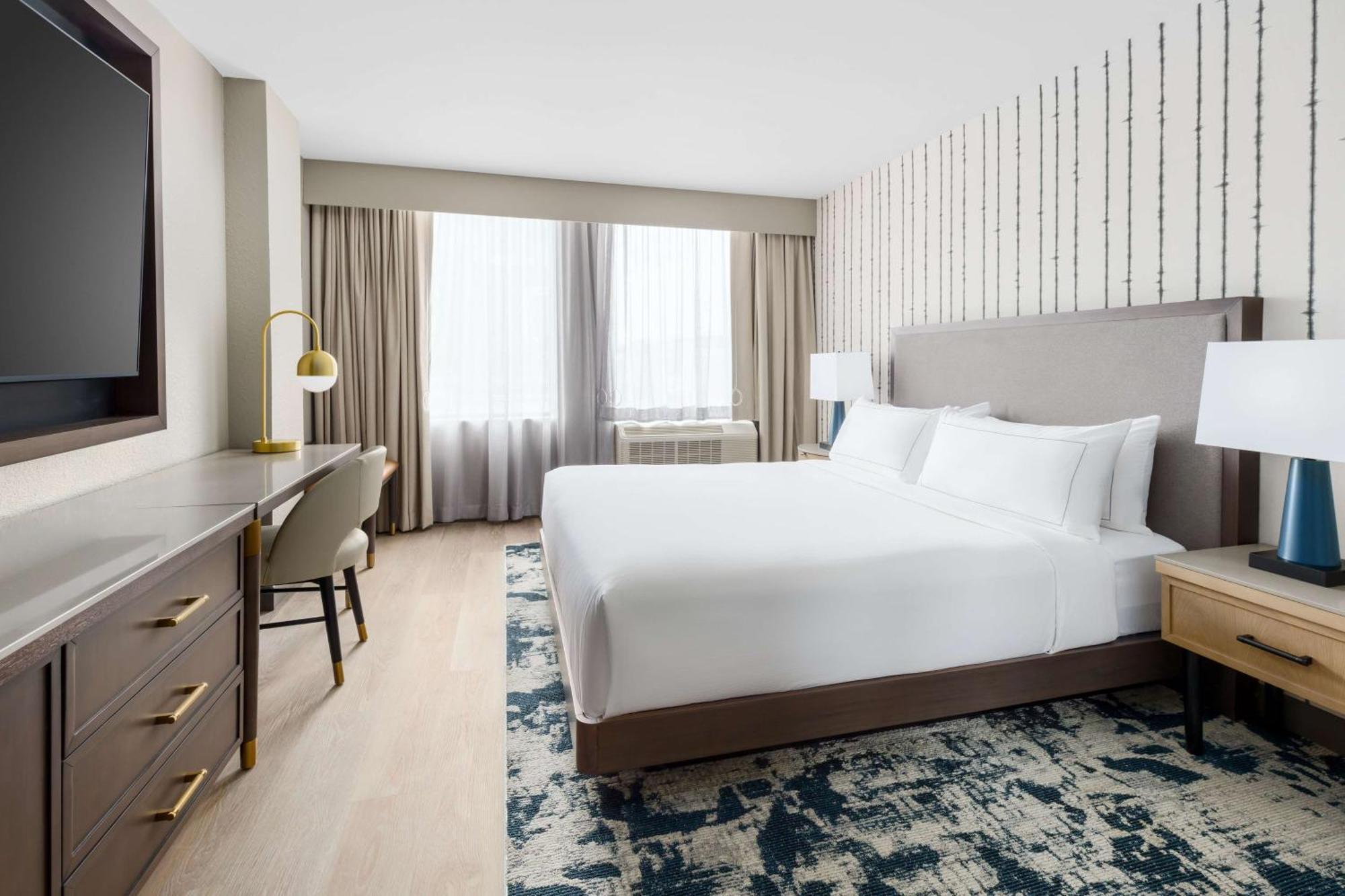Doubletree By Hilton Center