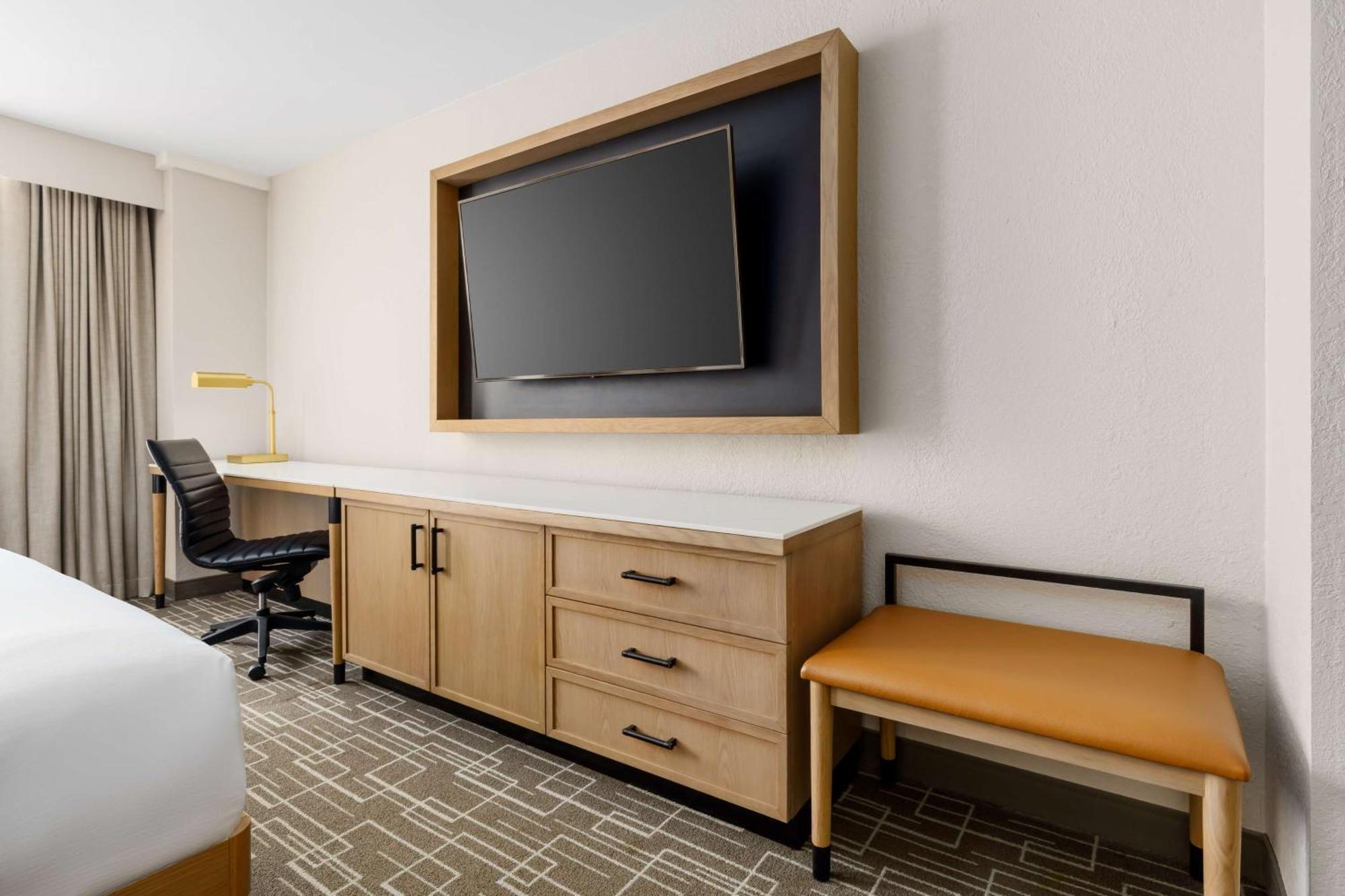 Doubletree By Hilton Center Charlotte