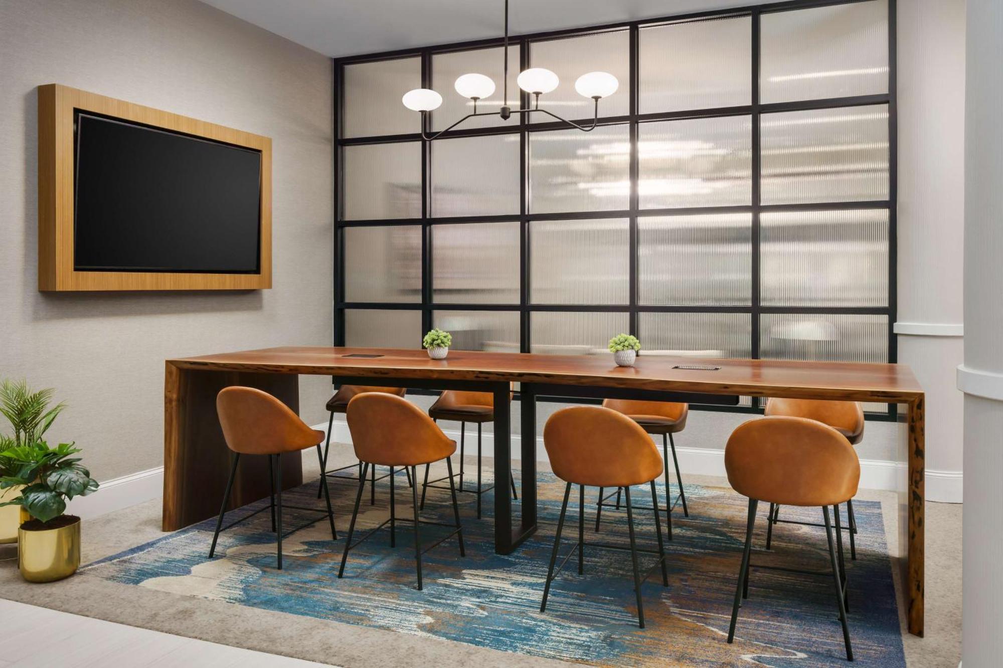 Doubletree By Hilton Center Hotel 4*