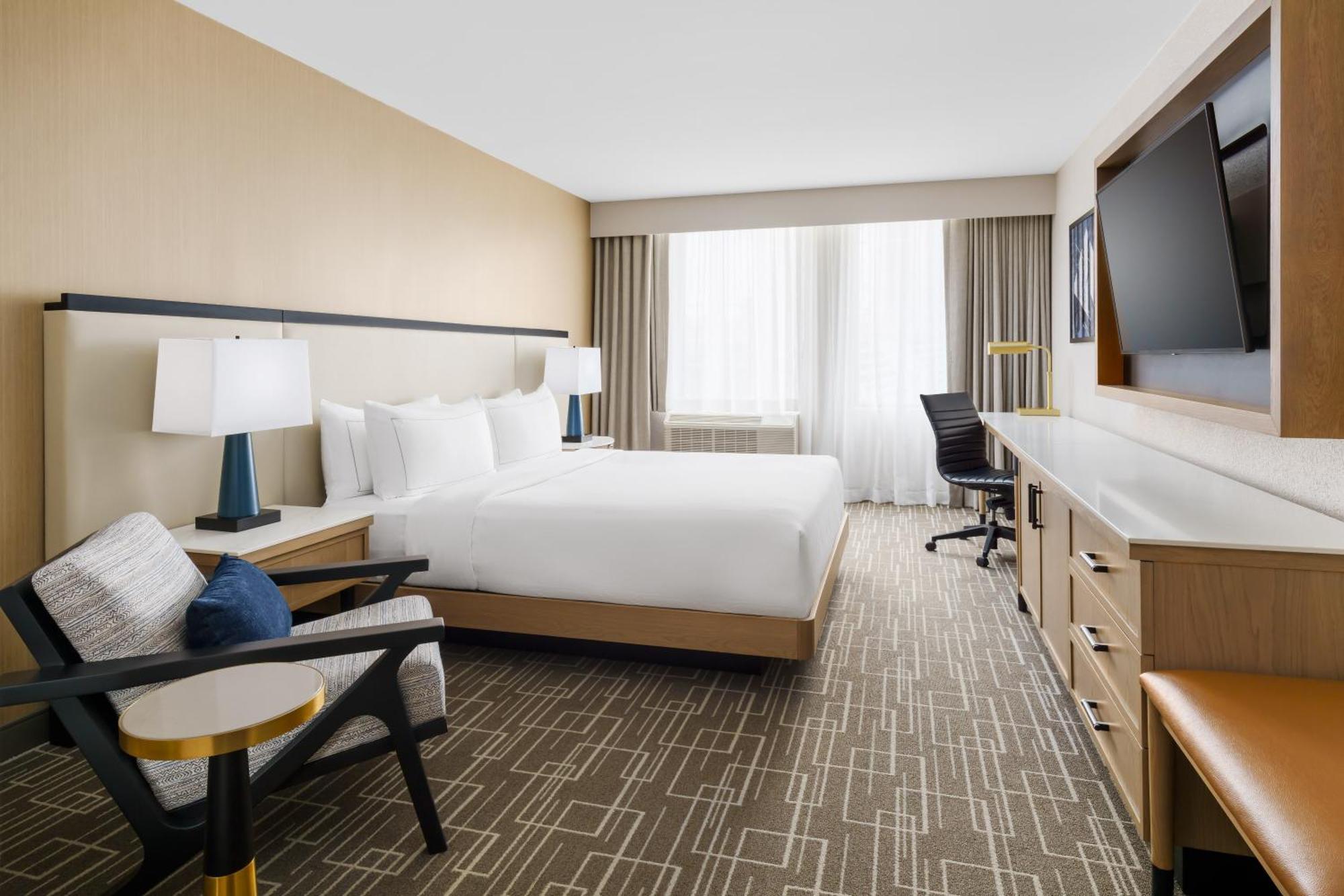 Doubletree By Hilton Center 4*