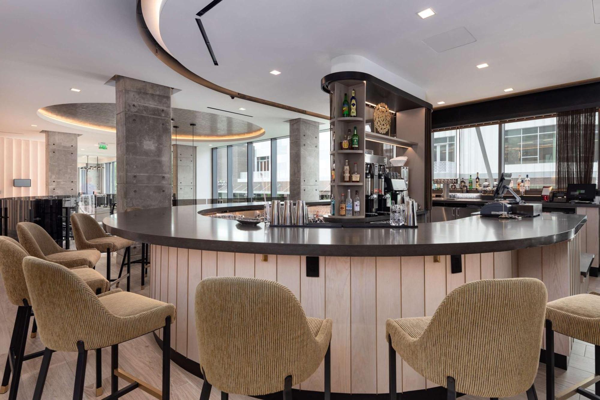 Hyatt Centric Southpark 4*