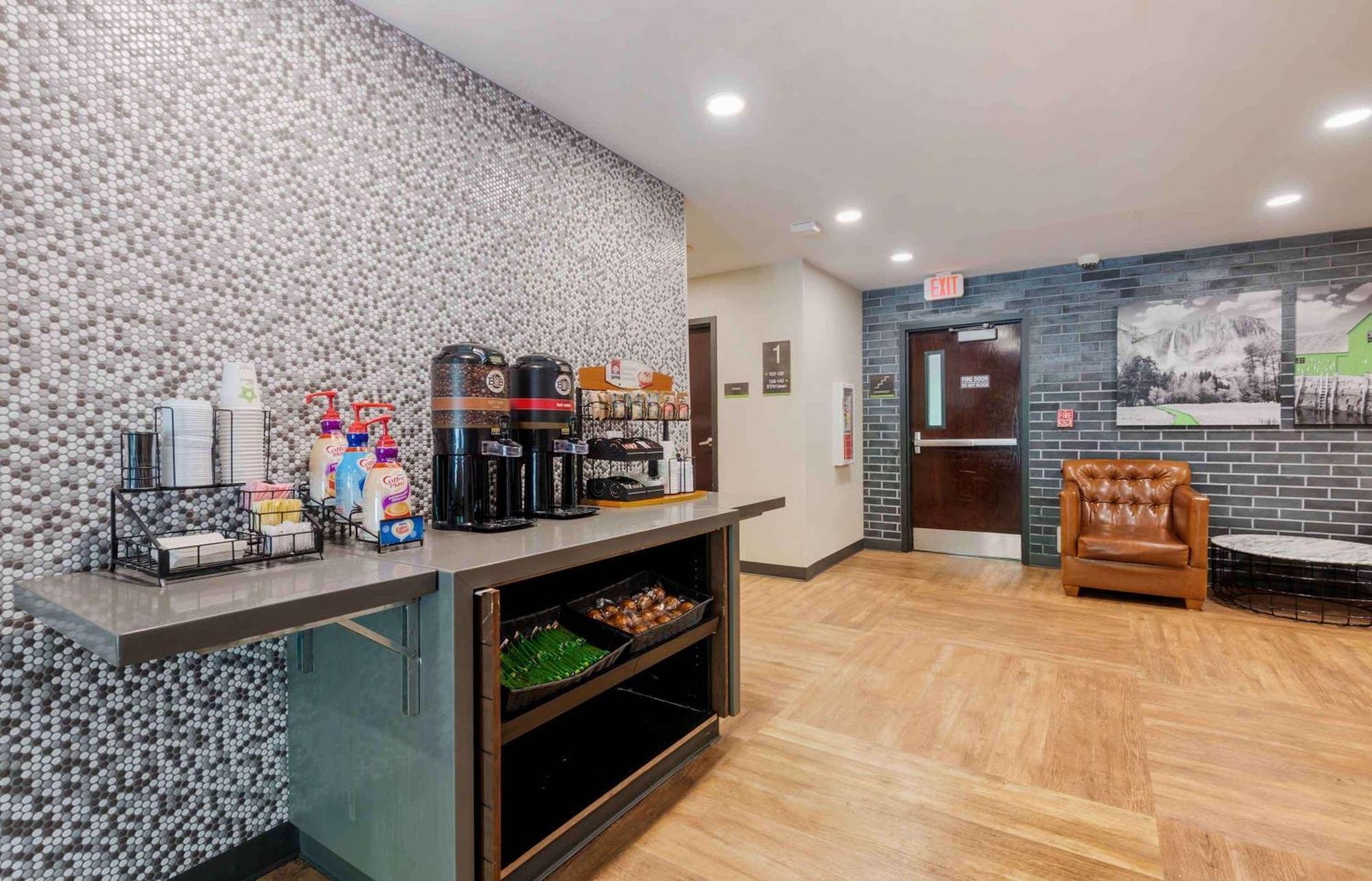 Extended America - - Place 2* Charlotte