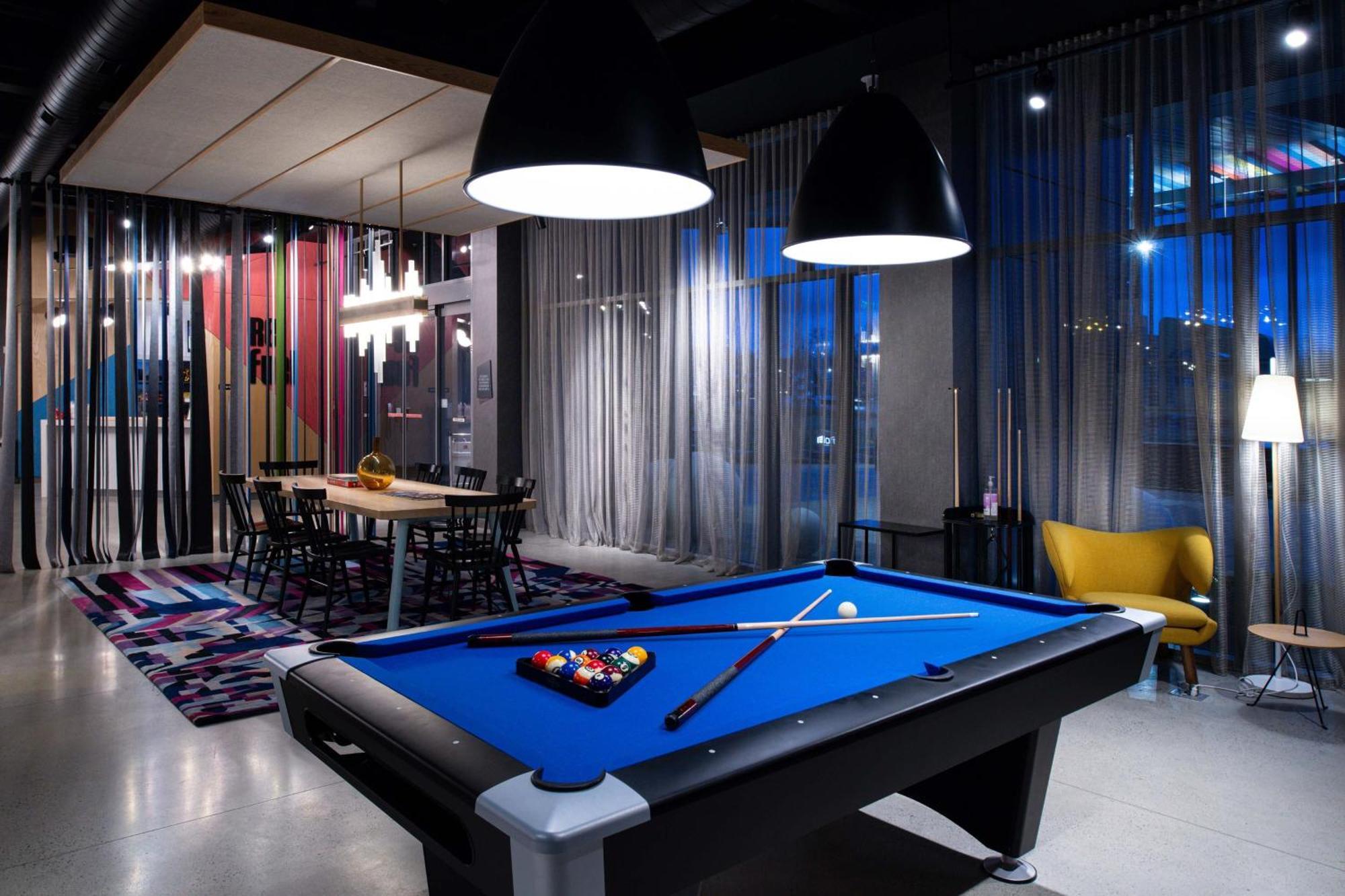 Aloft Airport Hotel 3*