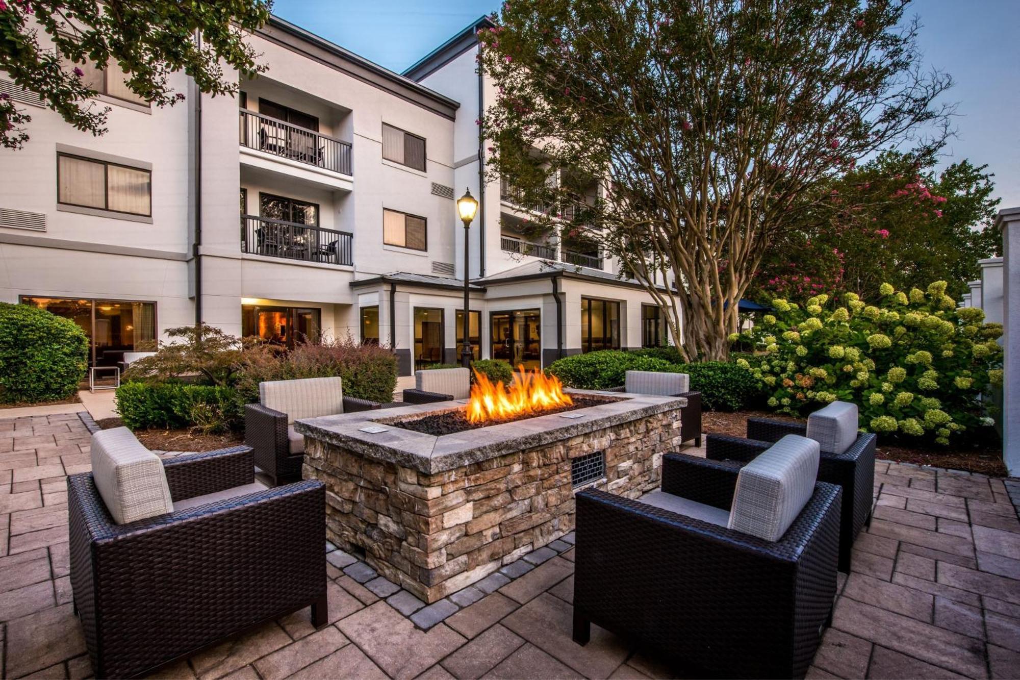 Courtyard By Marriott Ballantyne 3*