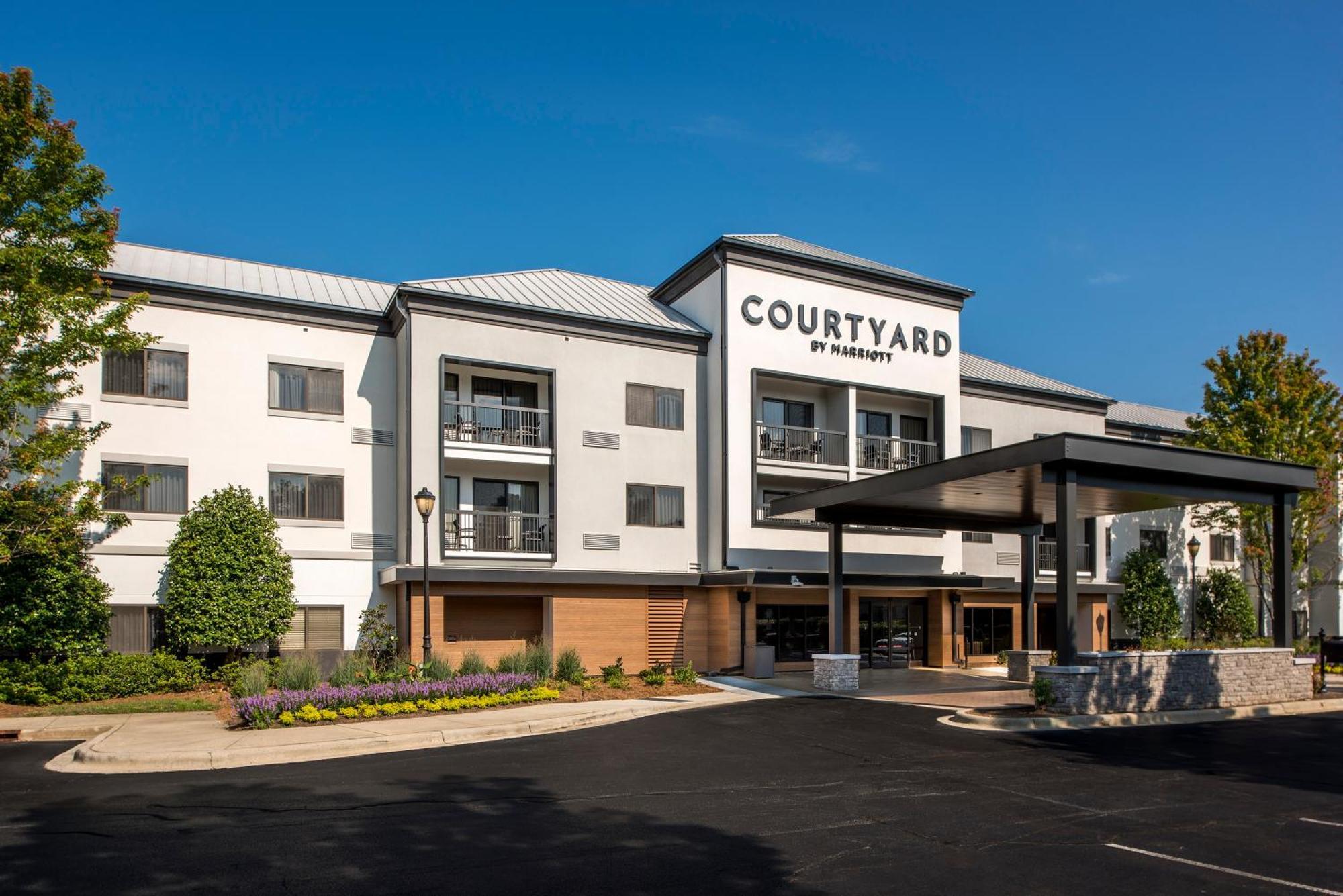 Courtyard By Marriott Ballantyne 3*