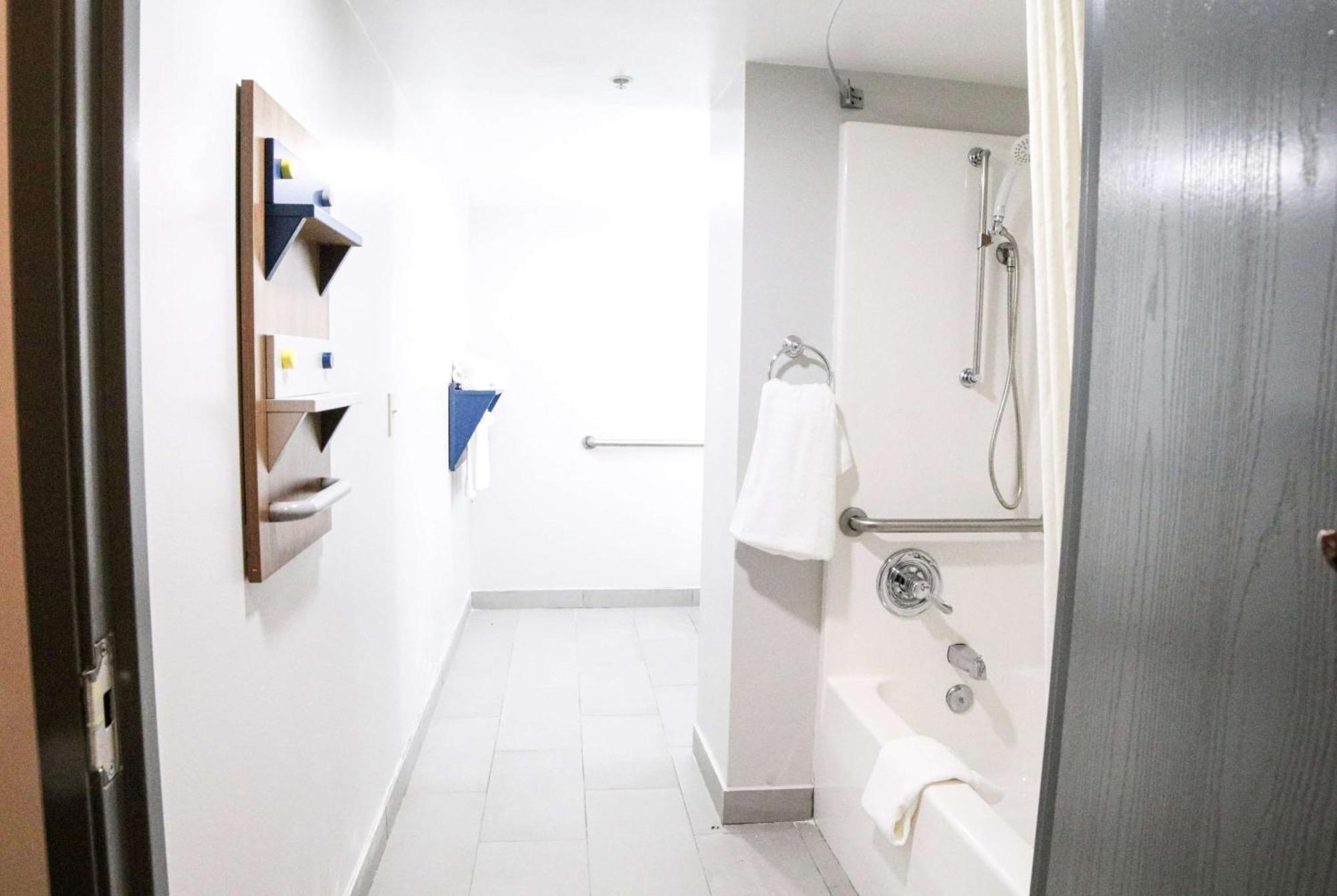 Microtel & By Wyndham Charlotte/northlake Hotel Charlotte