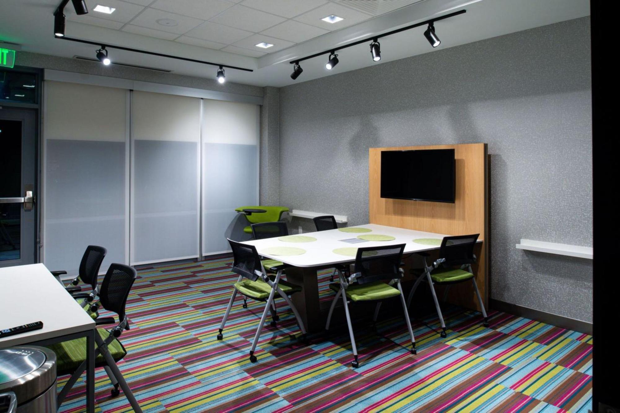 Aloft Airport Hotel