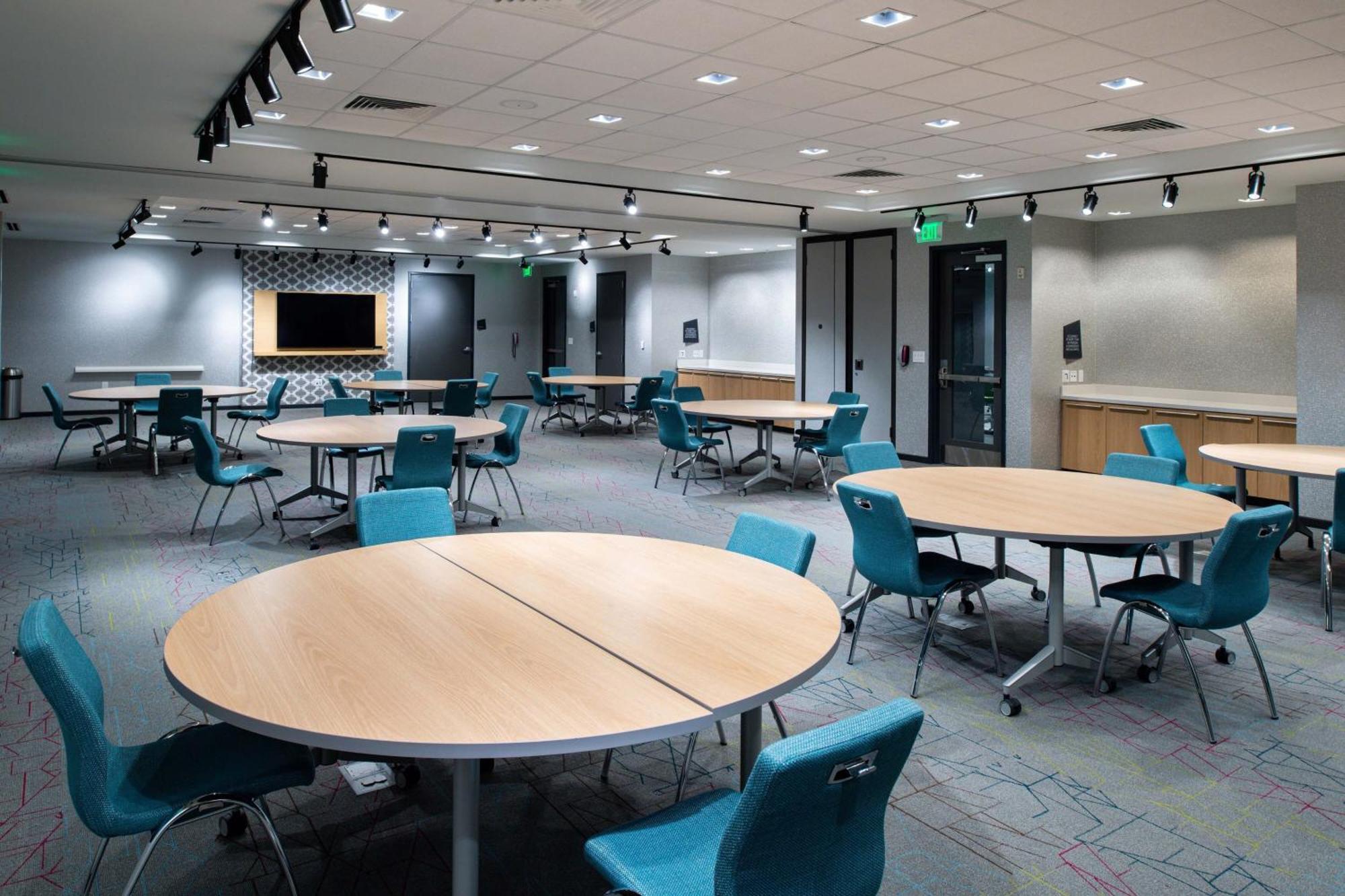 Aloft Airport Hotel Charlotte