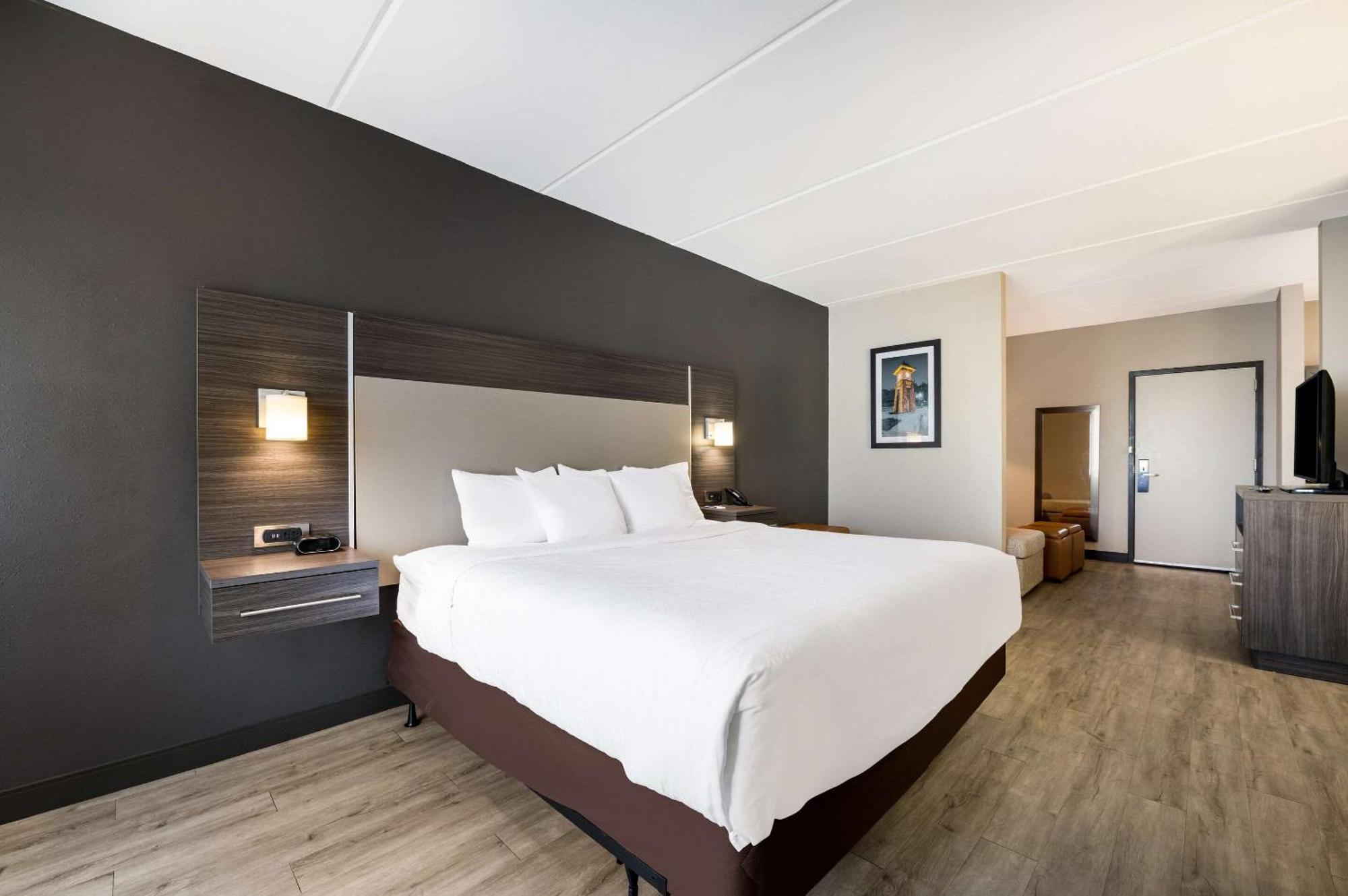 Comfort Northlake Hotel Charlotte
