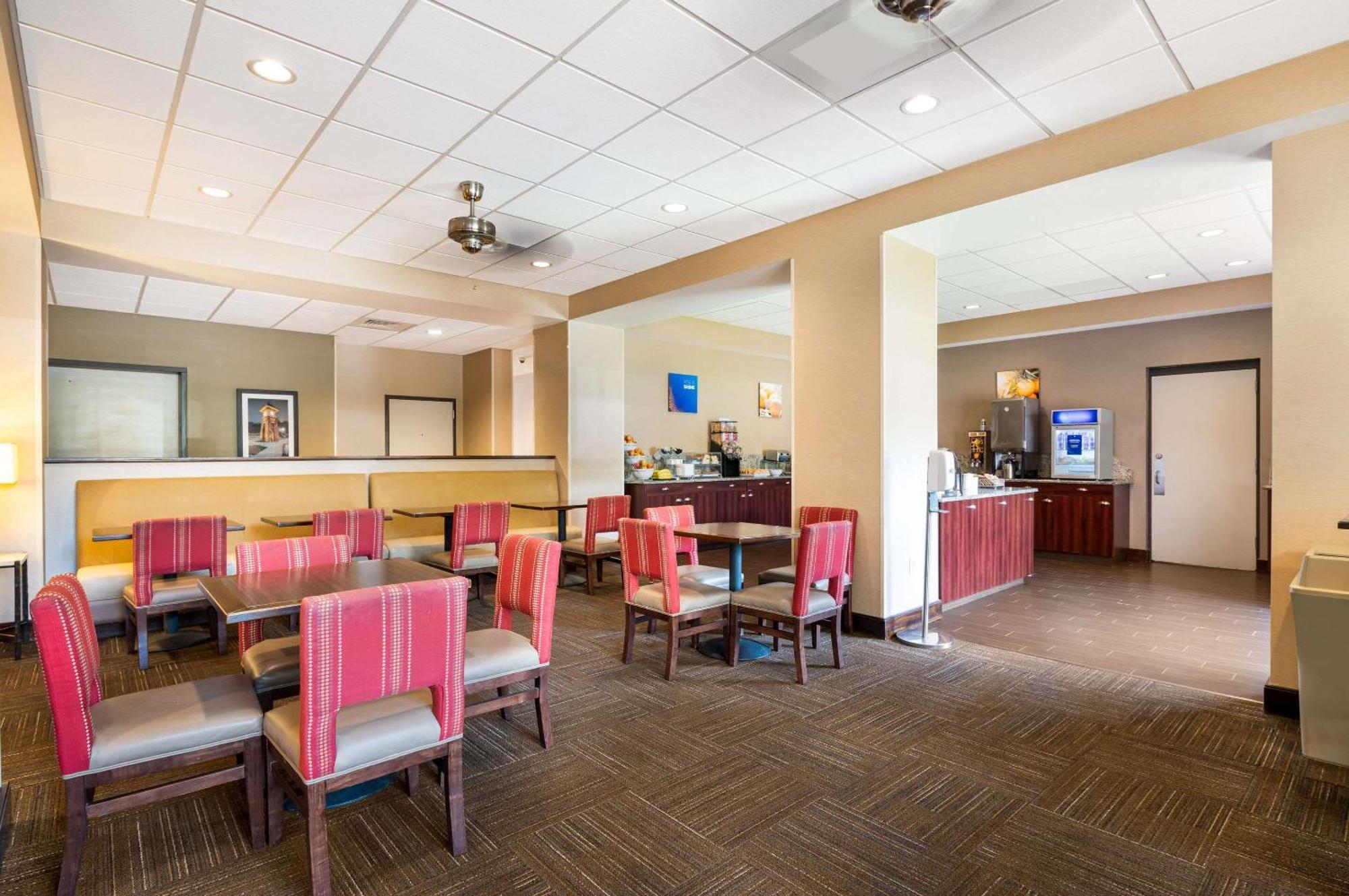 Comfort Northlake Hotel