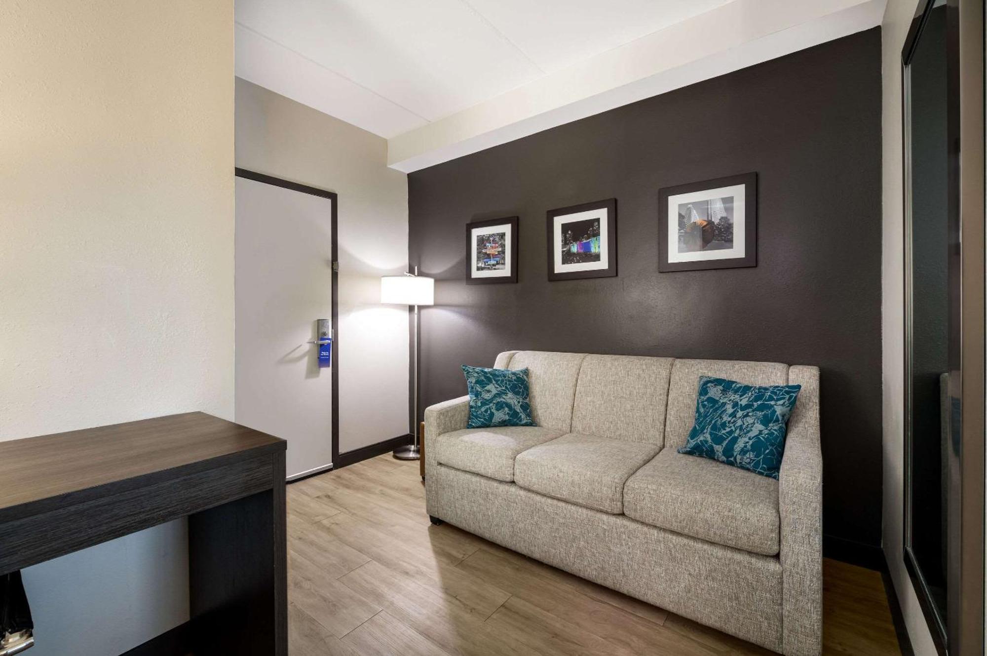 Comfort Northlake Hotel