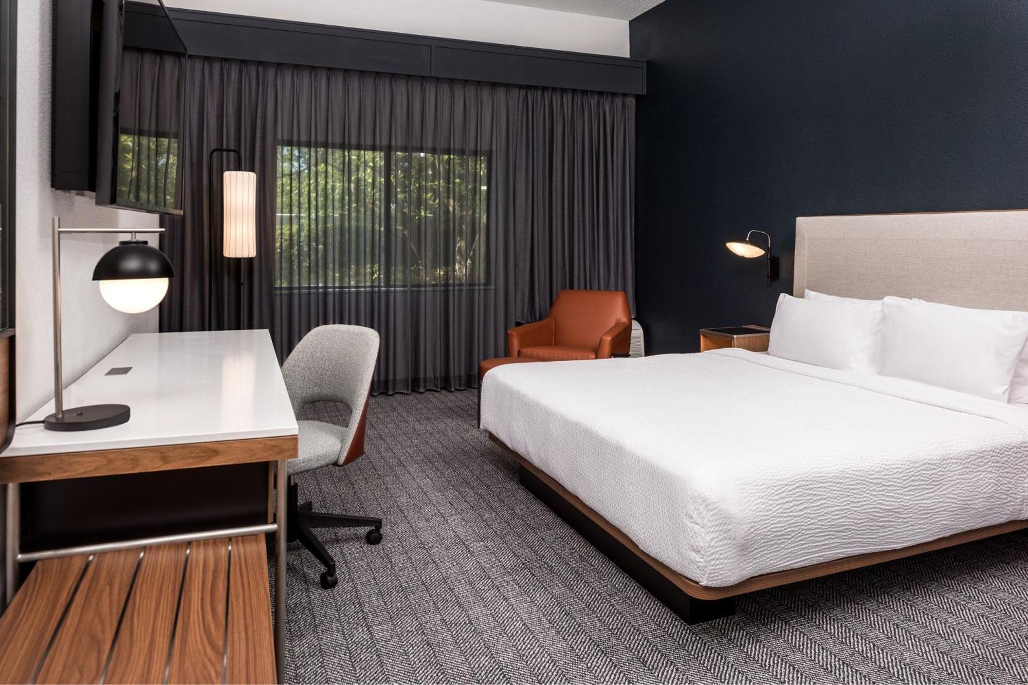 Courtyard By Marriott Ballantyne 3*