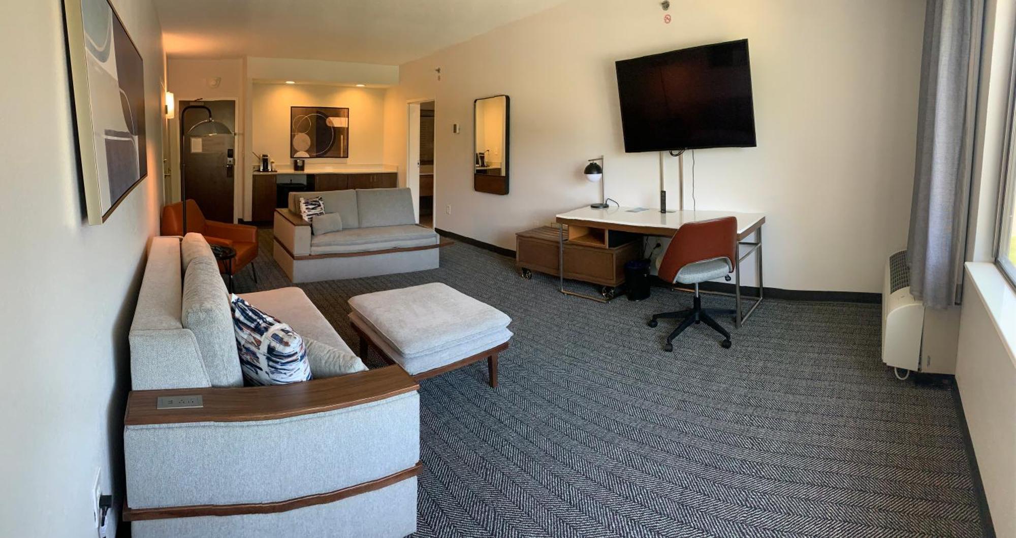 Courtyard By Marriott Ballantyne Hotel 3*