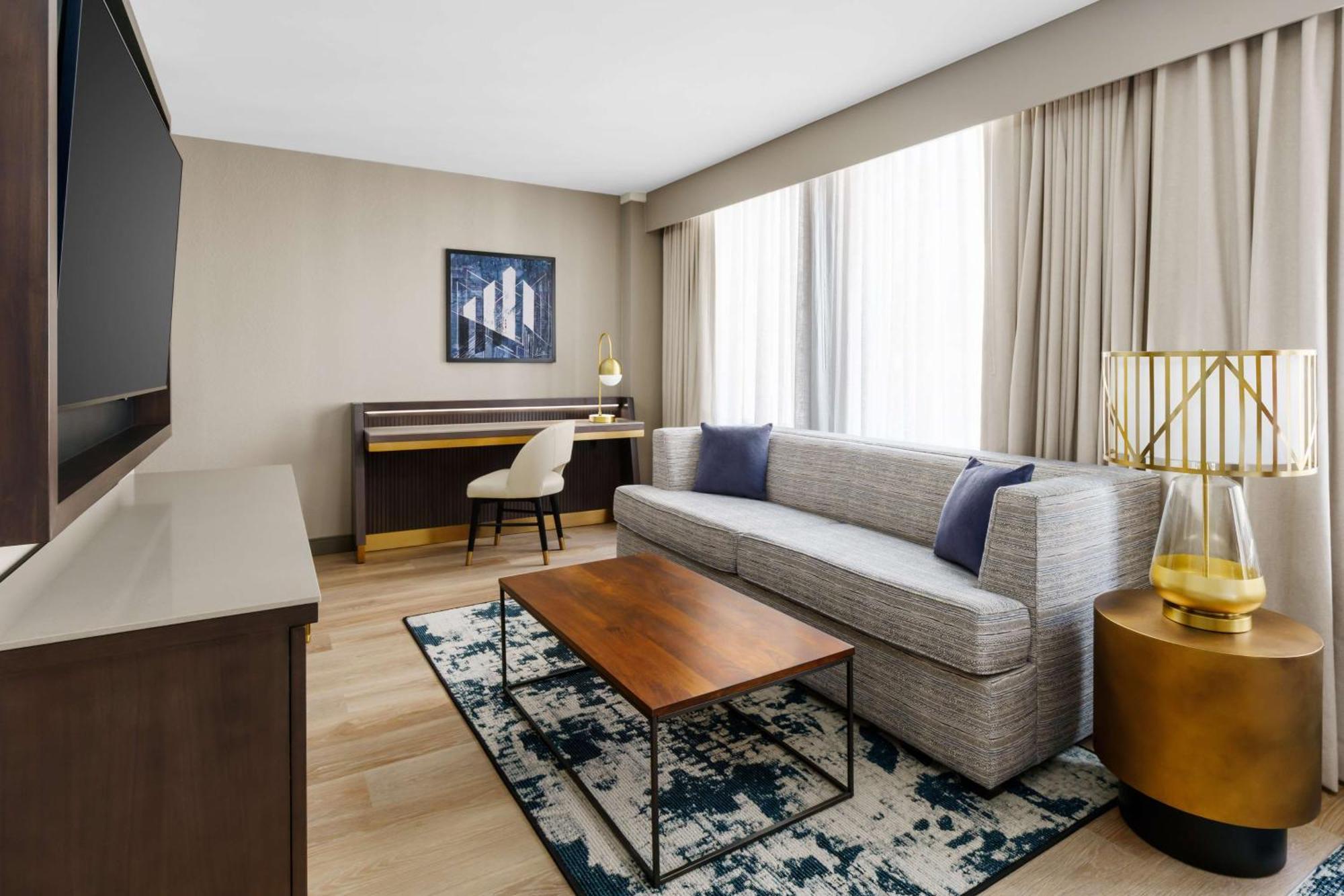 Doubletree By Hilton Center