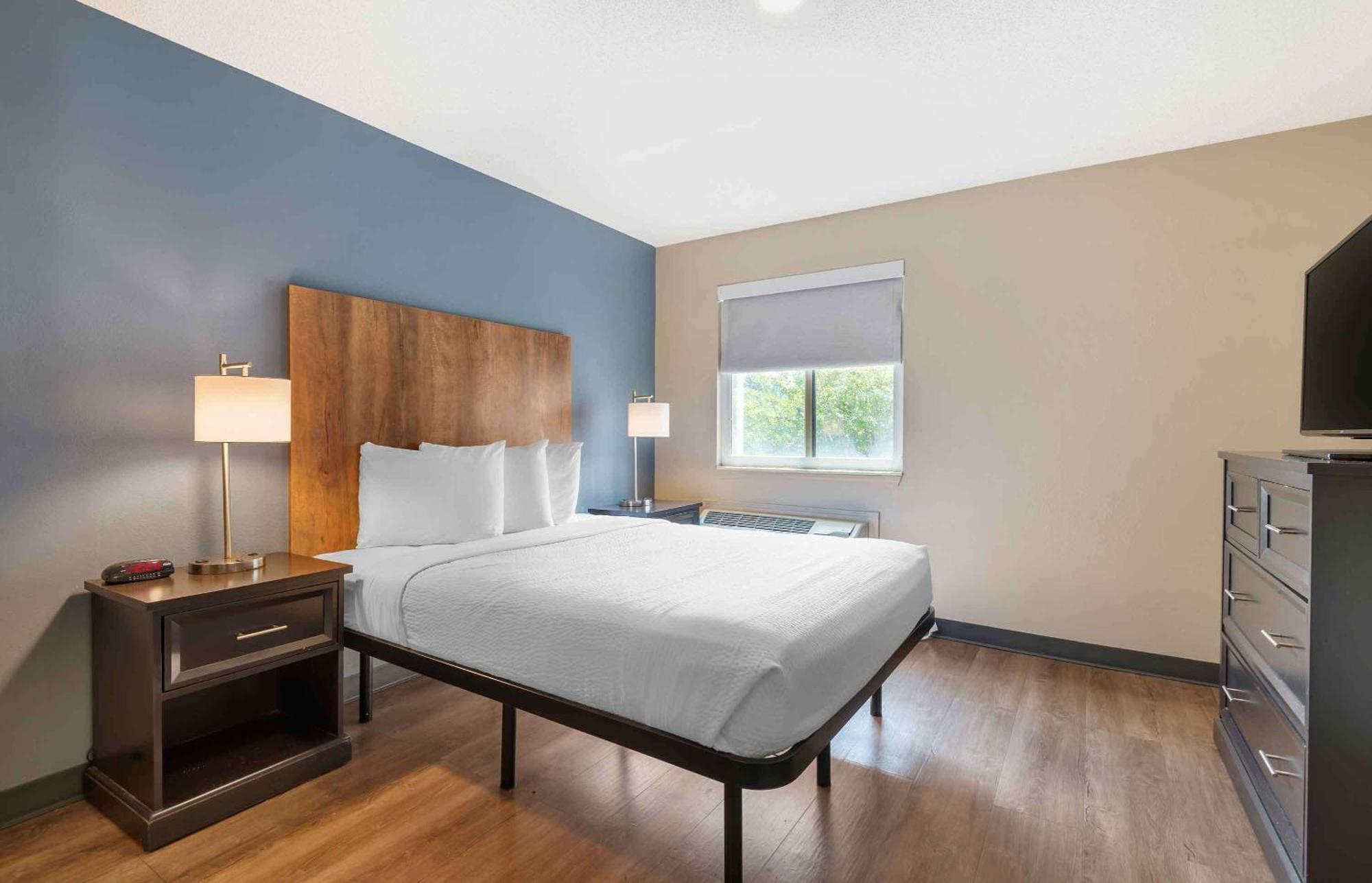 Hotel Extended America Select - - Place - E Mccullough Dr Charlotte