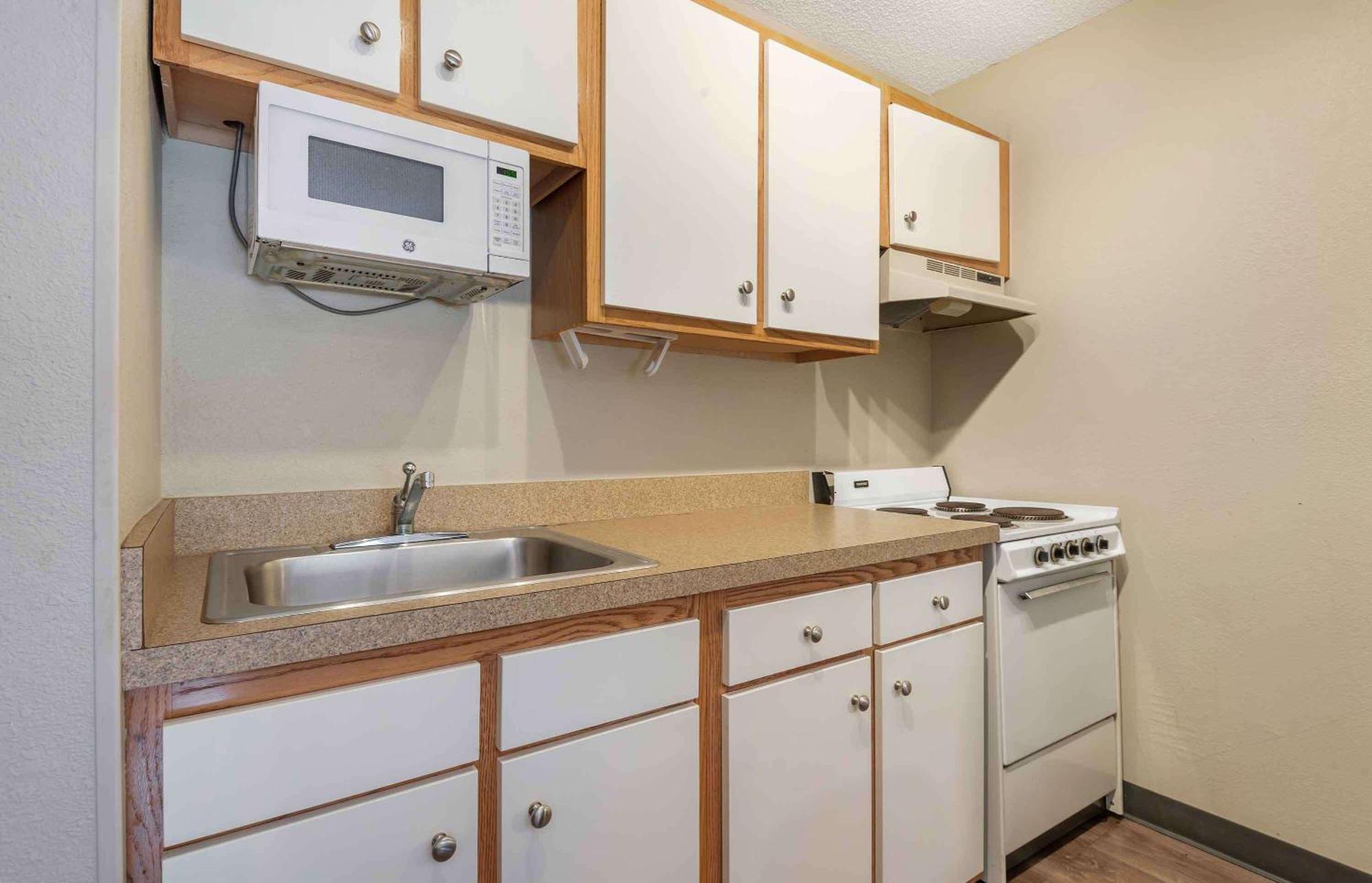 Hotel Extended America Select - - Place - E Mccullough Dr