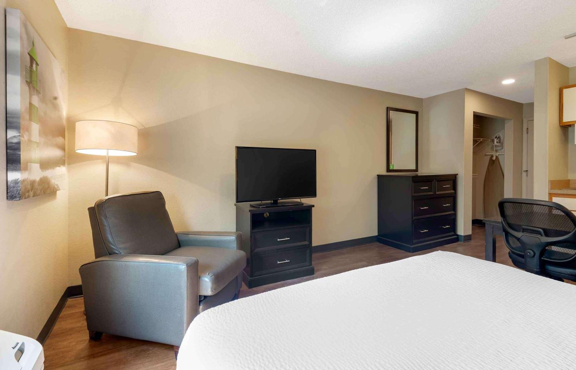 Extended America Select - - Place - E Mccullough Dr Hotel