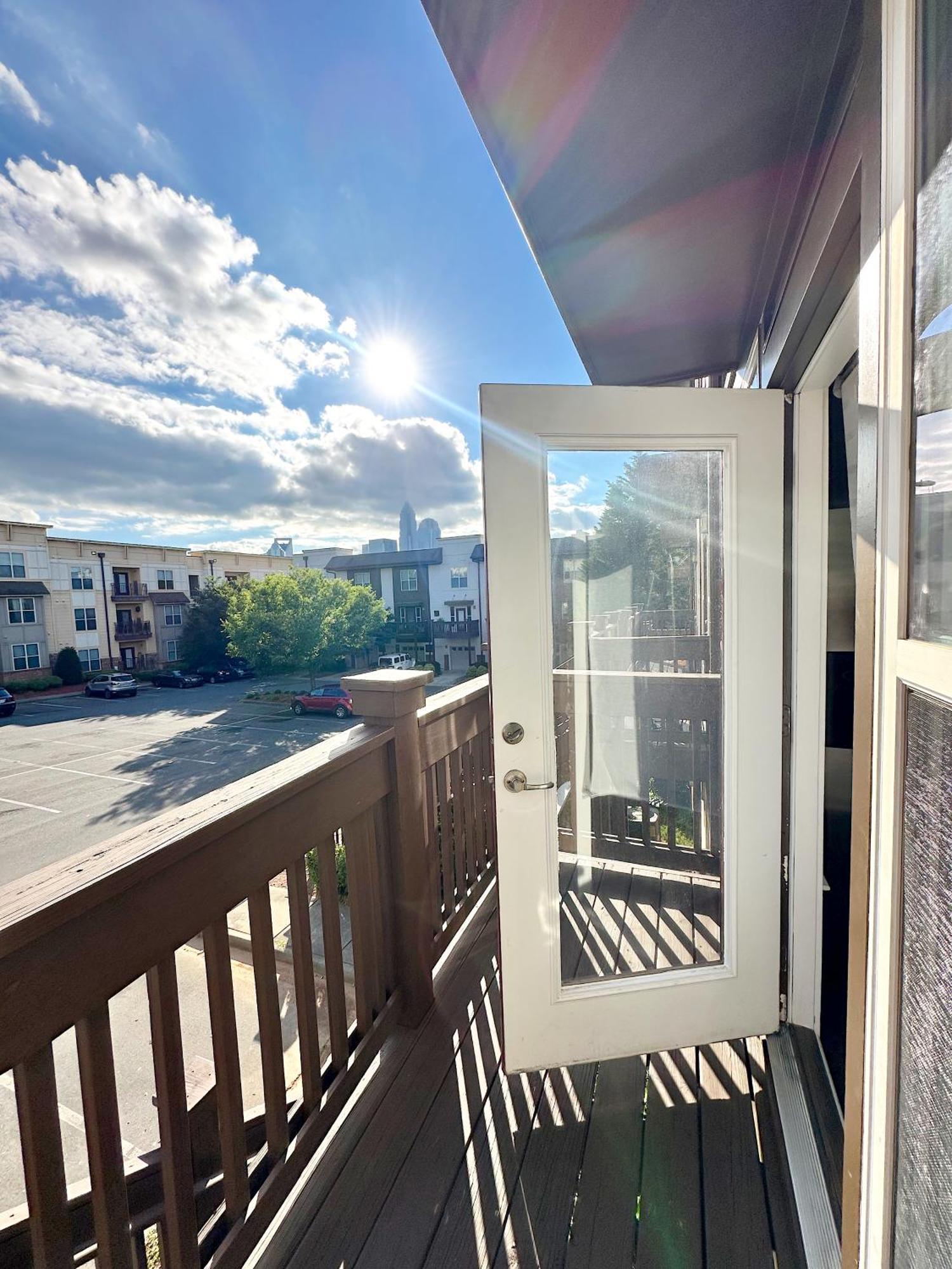 Modern Townhouse - 1 Min To Uptown Clt - Walk To Restaurants