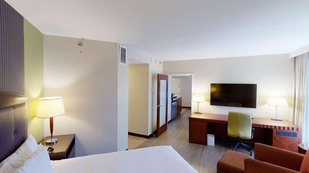 Hilton Uptown Hotel