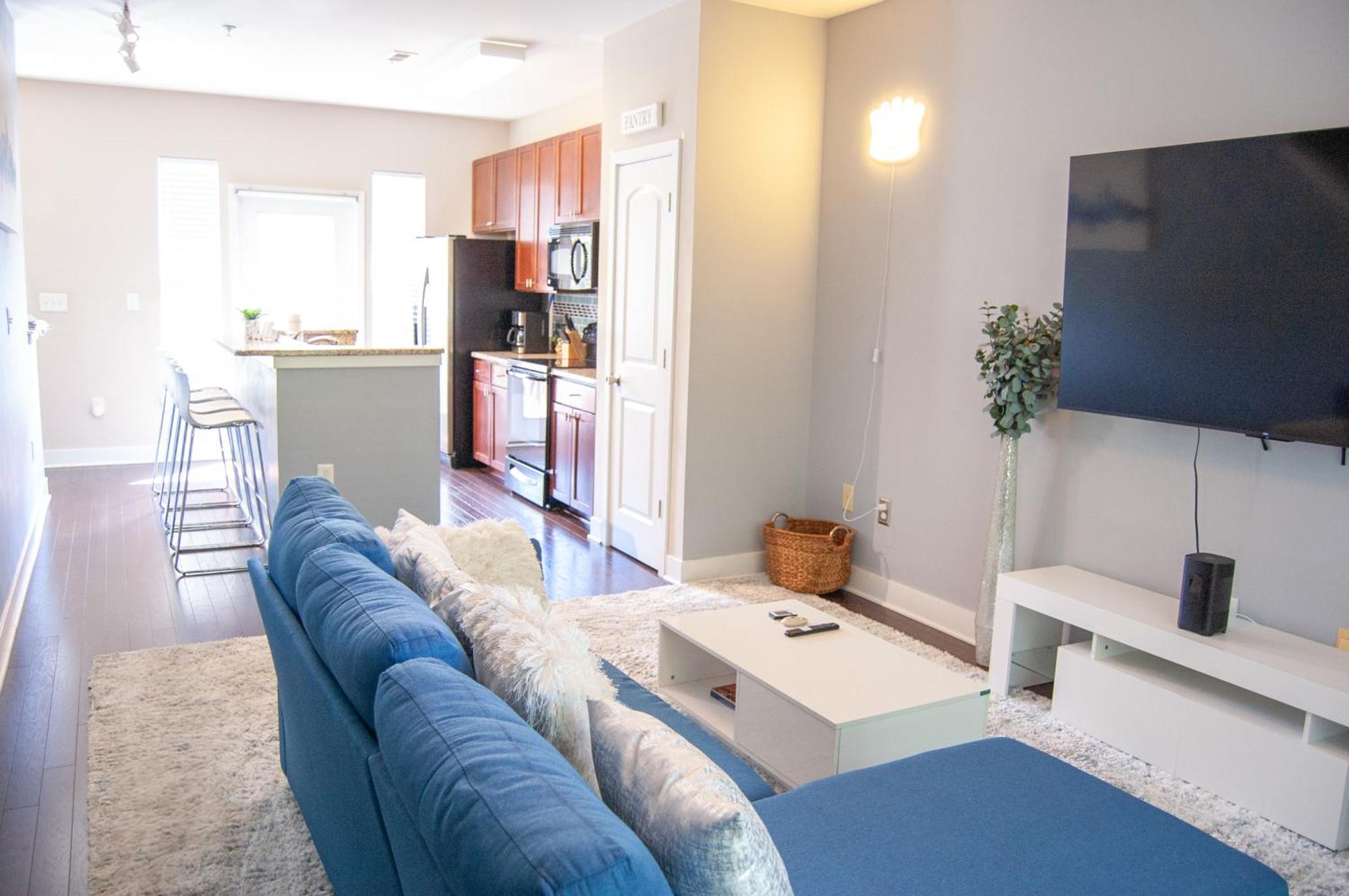 Modern Townhouse - 1 Min To Uptown Clt - Walk To Restaurants * Charlotte