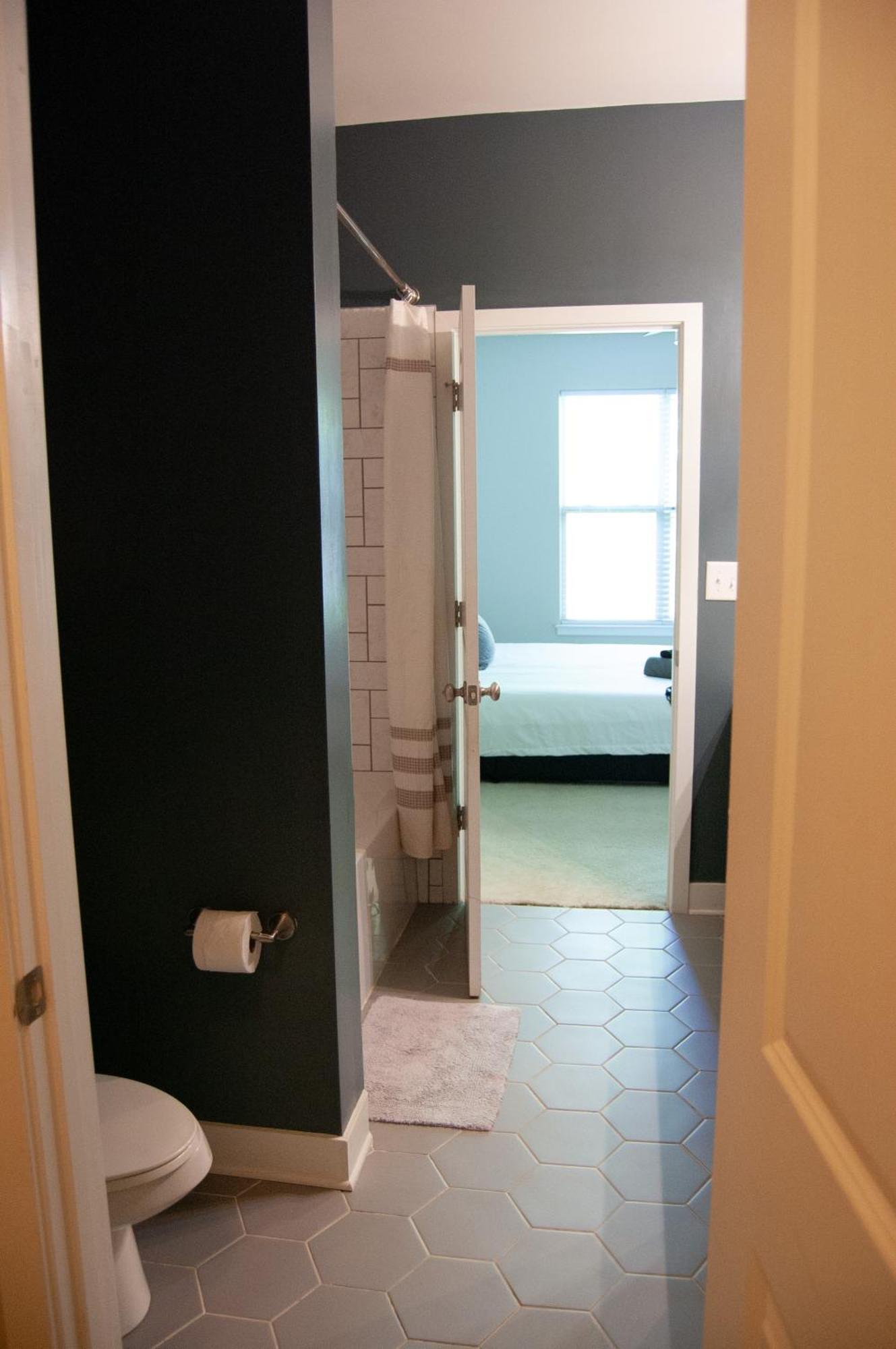 Modern Townhouse - 1 Min To Uptown Clt - Walk To Restaurants Holiday home Charlotte