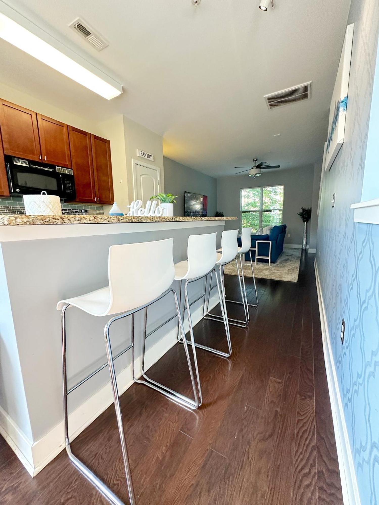 Modern Townhouse - 1 Min To Uptown Clt - Walk To Restaurants Charlotte