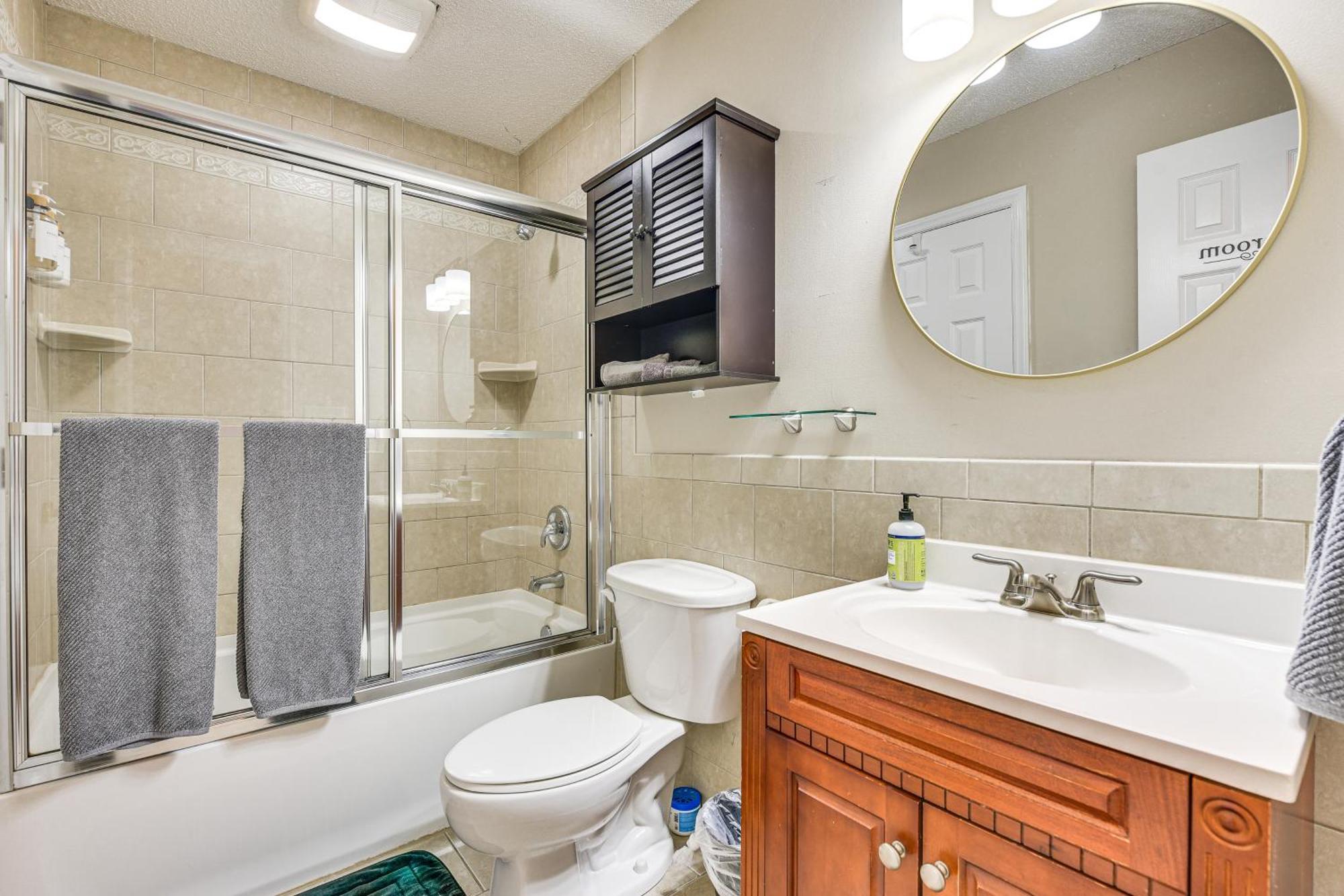 Holiday home Pet-friendly With Deck Near Uptown!