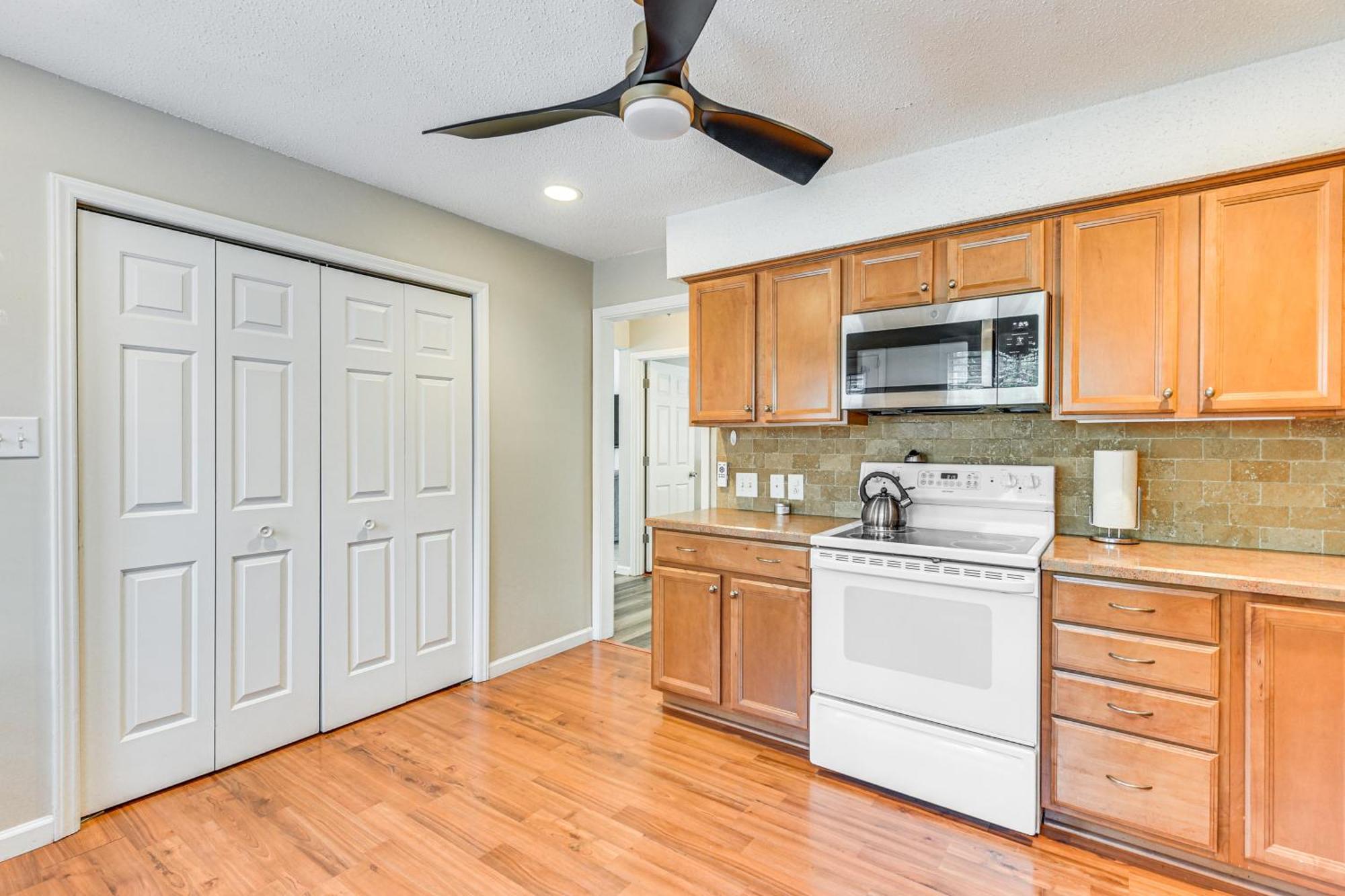 Pet-friendly With Deck Near Uptown! * Charlotte