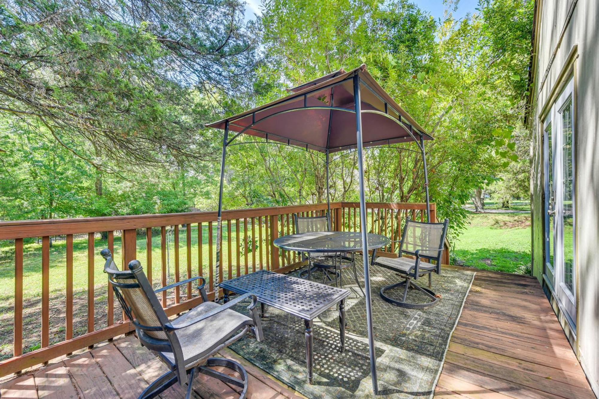 Pet-friendly With Deck Near Uptown! Holiday home *