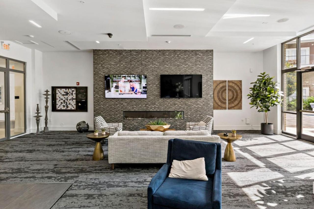 Modern 2bd - 5 Min Dt, Gym, Parking, W-d - Sleeps 12 * Charlotte
