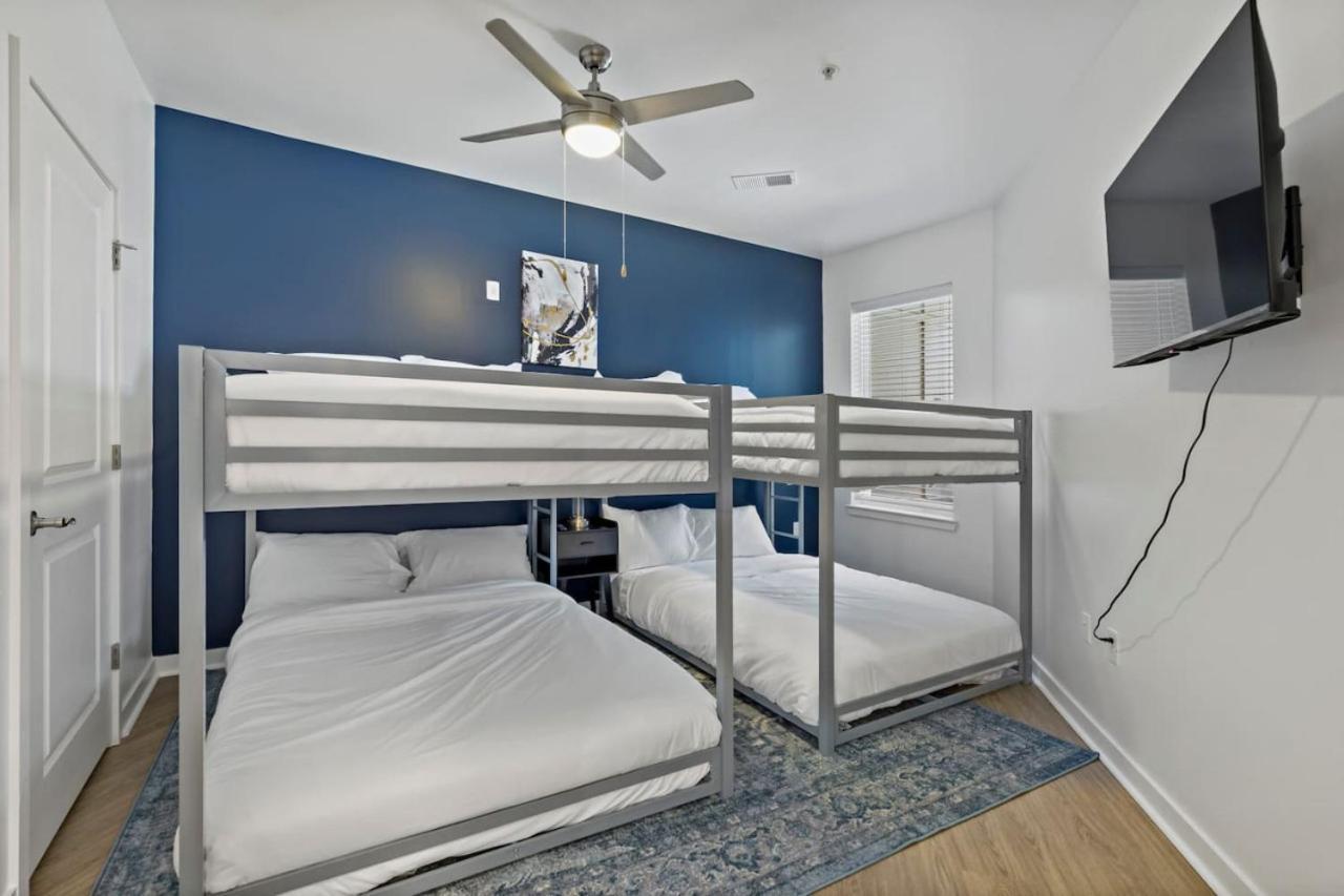 Apartment Modern 2bd - 5 Min Dt, Gym, Parking, W-d - Sleeps 12 *