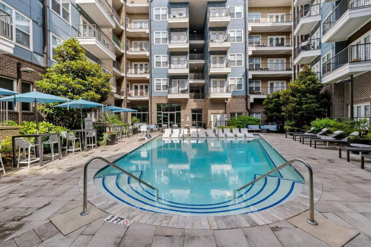 Spacious 2bd - 5 Min Dt, Gym, Parking, W-d - Sleep 12 *