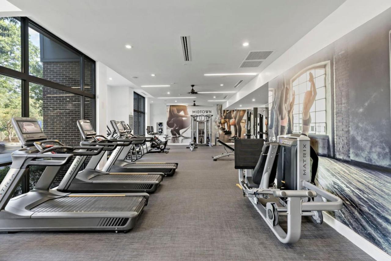 Spacious 2bd - 5 Min Dt, Gym, Parking, W-d - Sleep 12 Charlotte