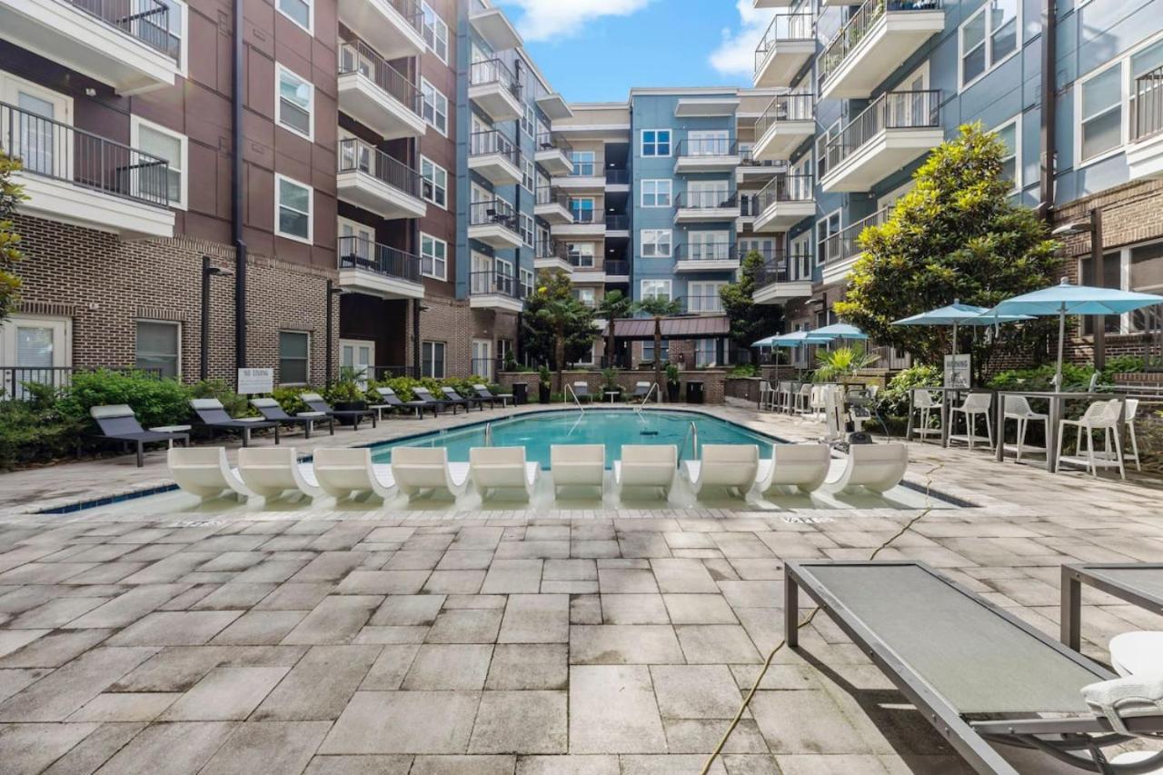 Spacious 2bd - 5 Min Dt, Gym, Parking, W-d - Sleep 12 Apartment