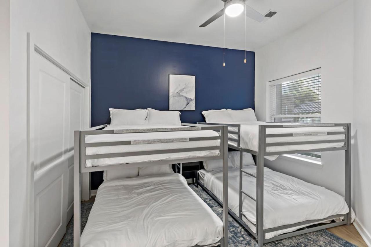 Spacious 2bd - 5 Min Dt, Gym, Parking, W-d - Sleep 12 Apartment
