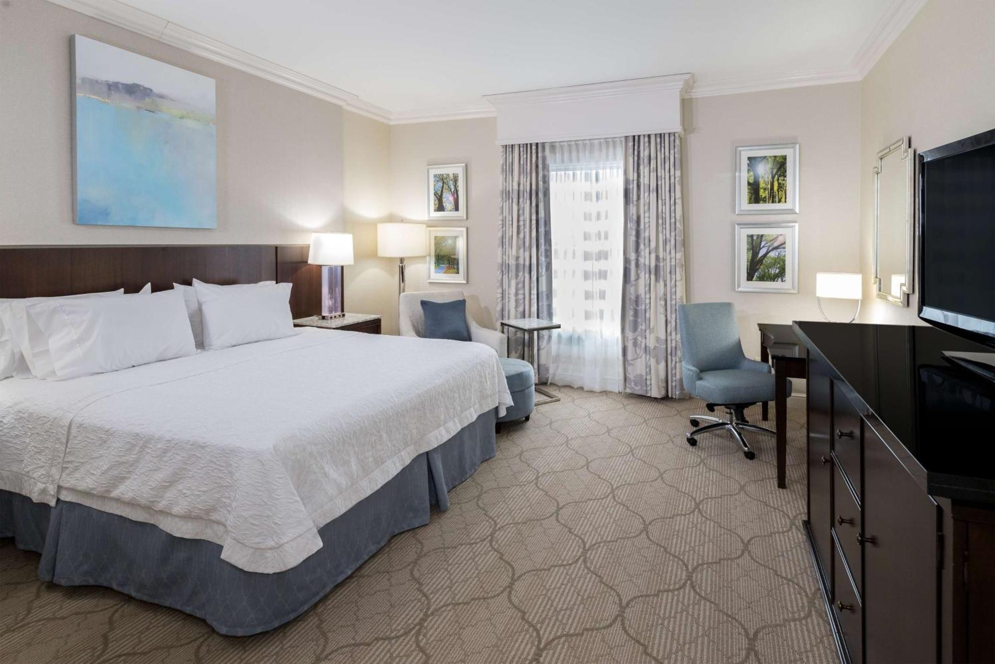 Hampton & South Park At Phillips Place Hotel 3*