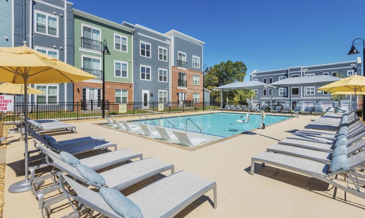 Landing At Pine 25 North End - 1 Bedroom In Tryon Hills Charlotte