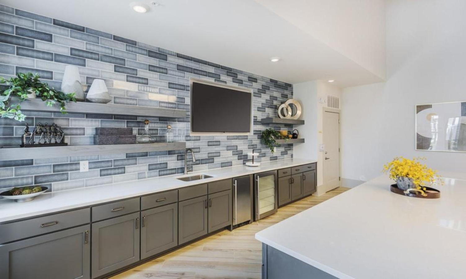 Landing At Pine 25 North End - 1 Bedroom In Tryon Hills Charlotte